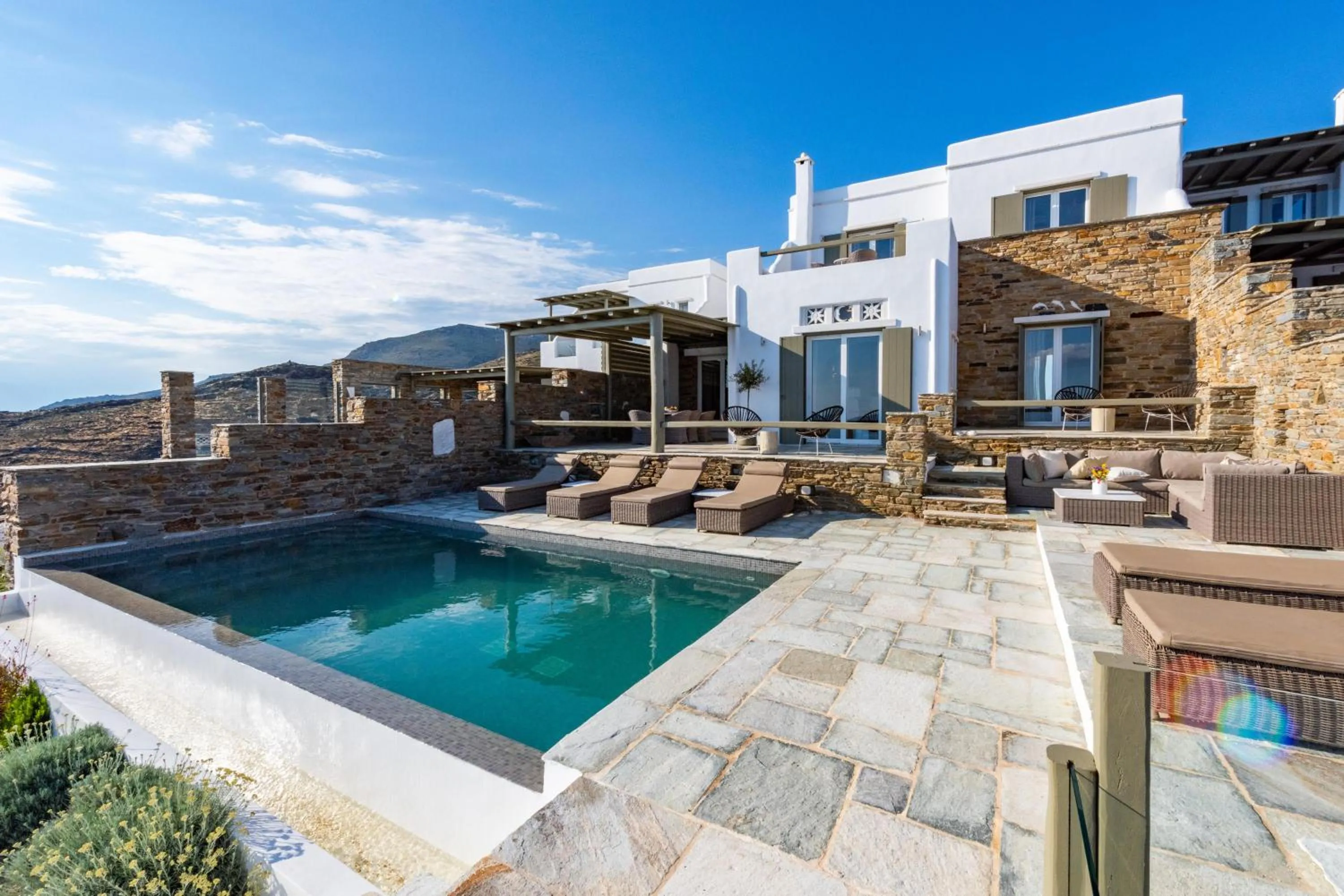 VATHI BLEU PRIVATE VILLAS