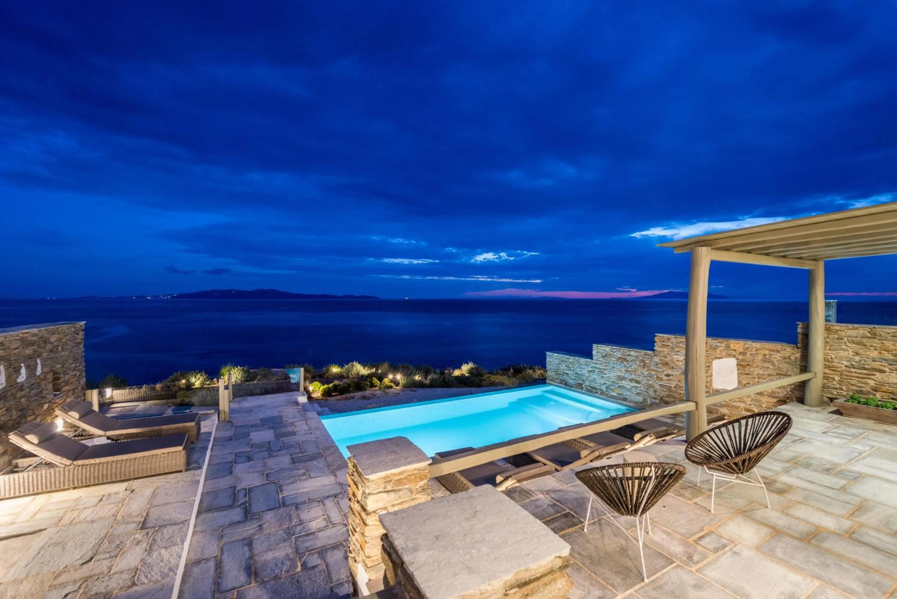 VATHI BLEU PRIVATE VILLAS