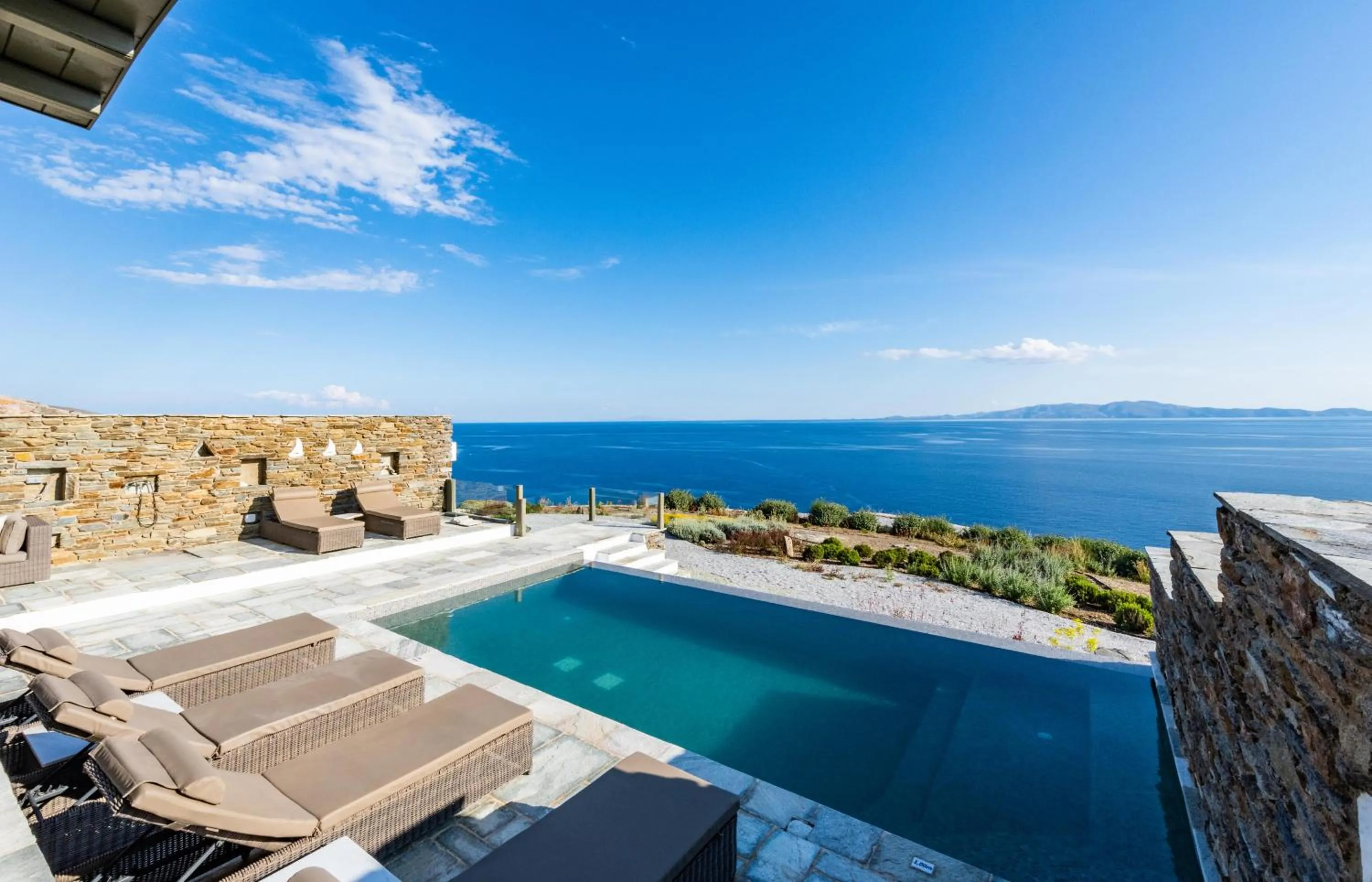 VATHI BLEU PRIVATE VILLAS