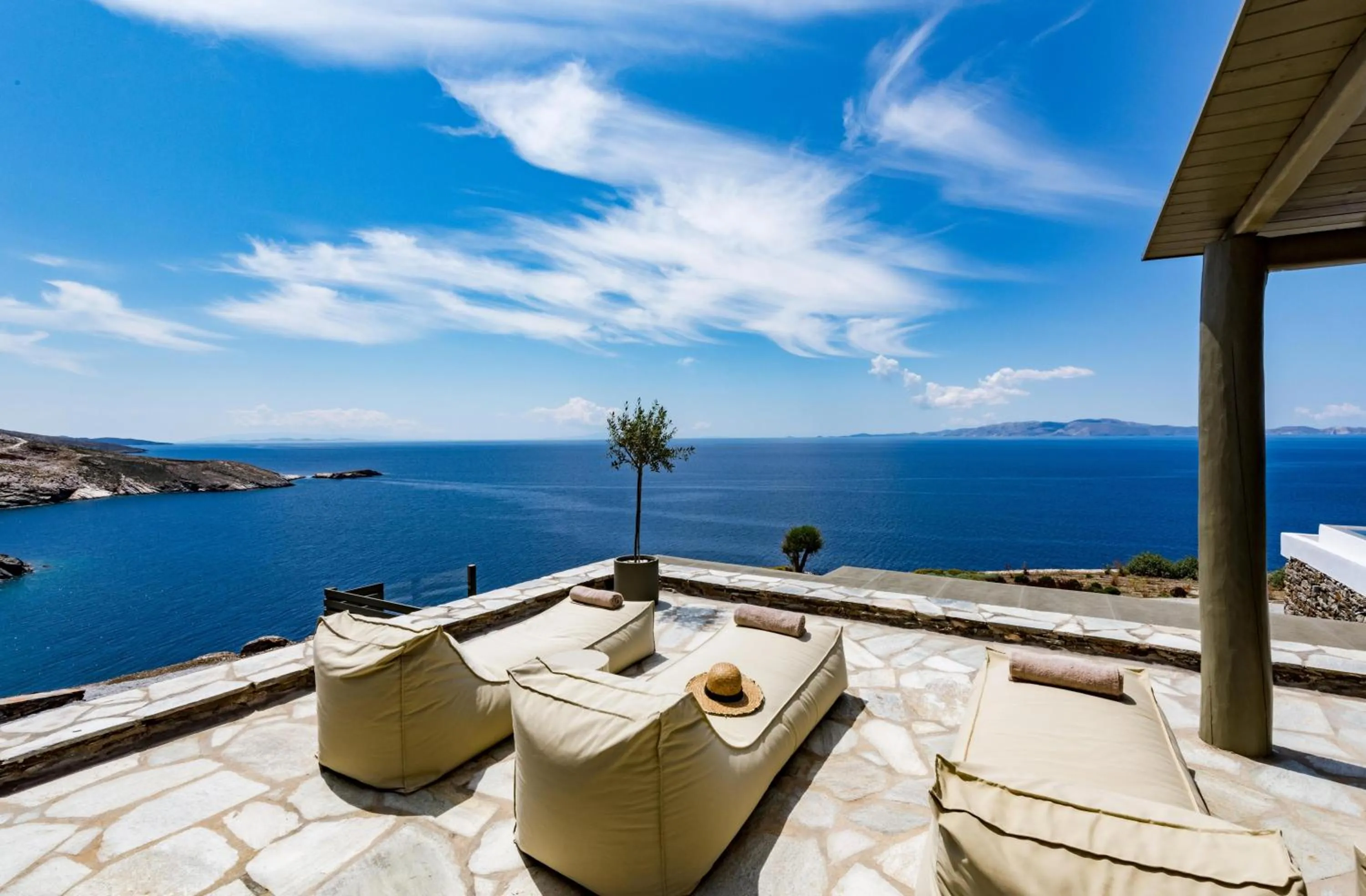 VATHI BLEU PRIVATE VILLAS