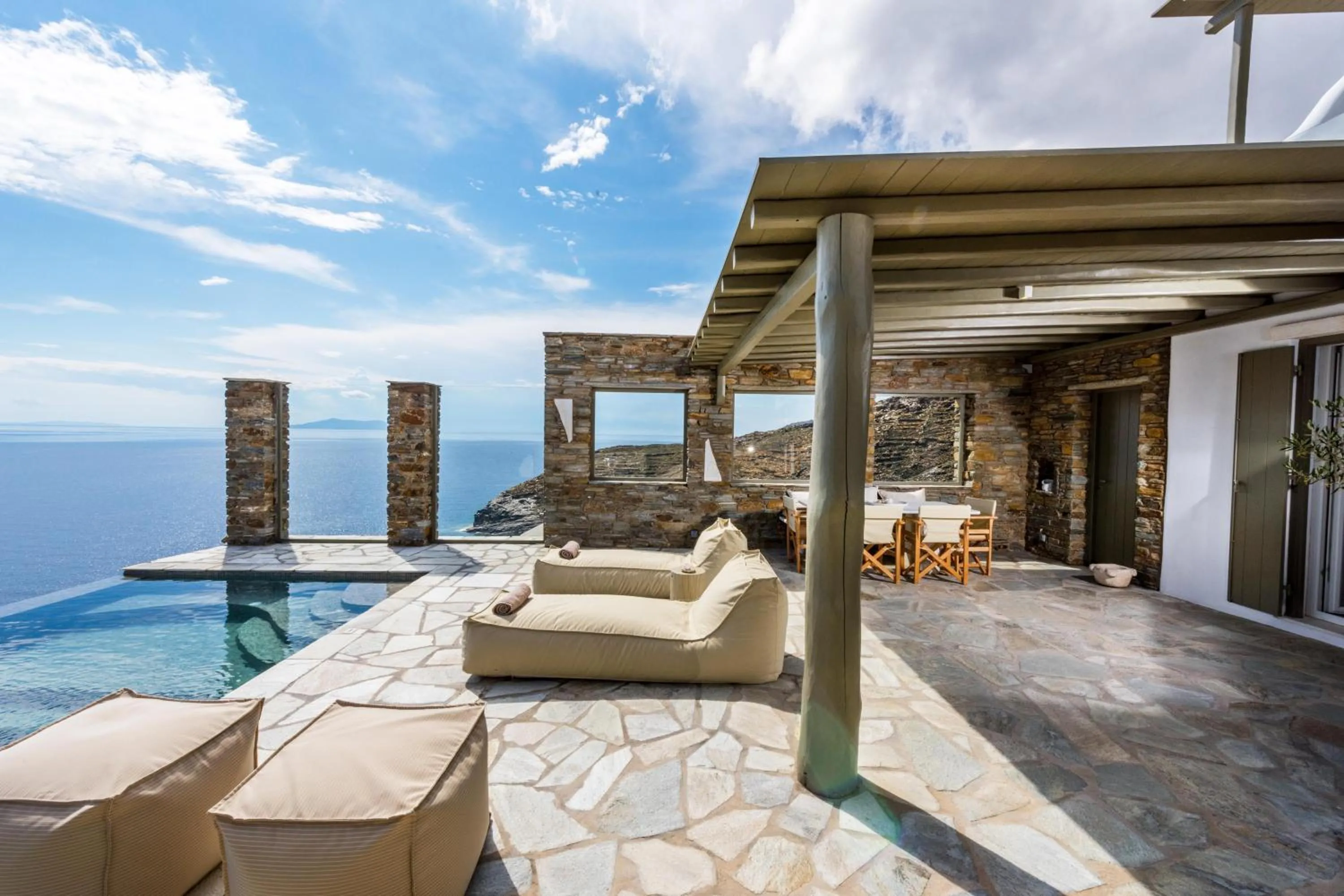 VATHI BLEU PRIVATE VILLAS