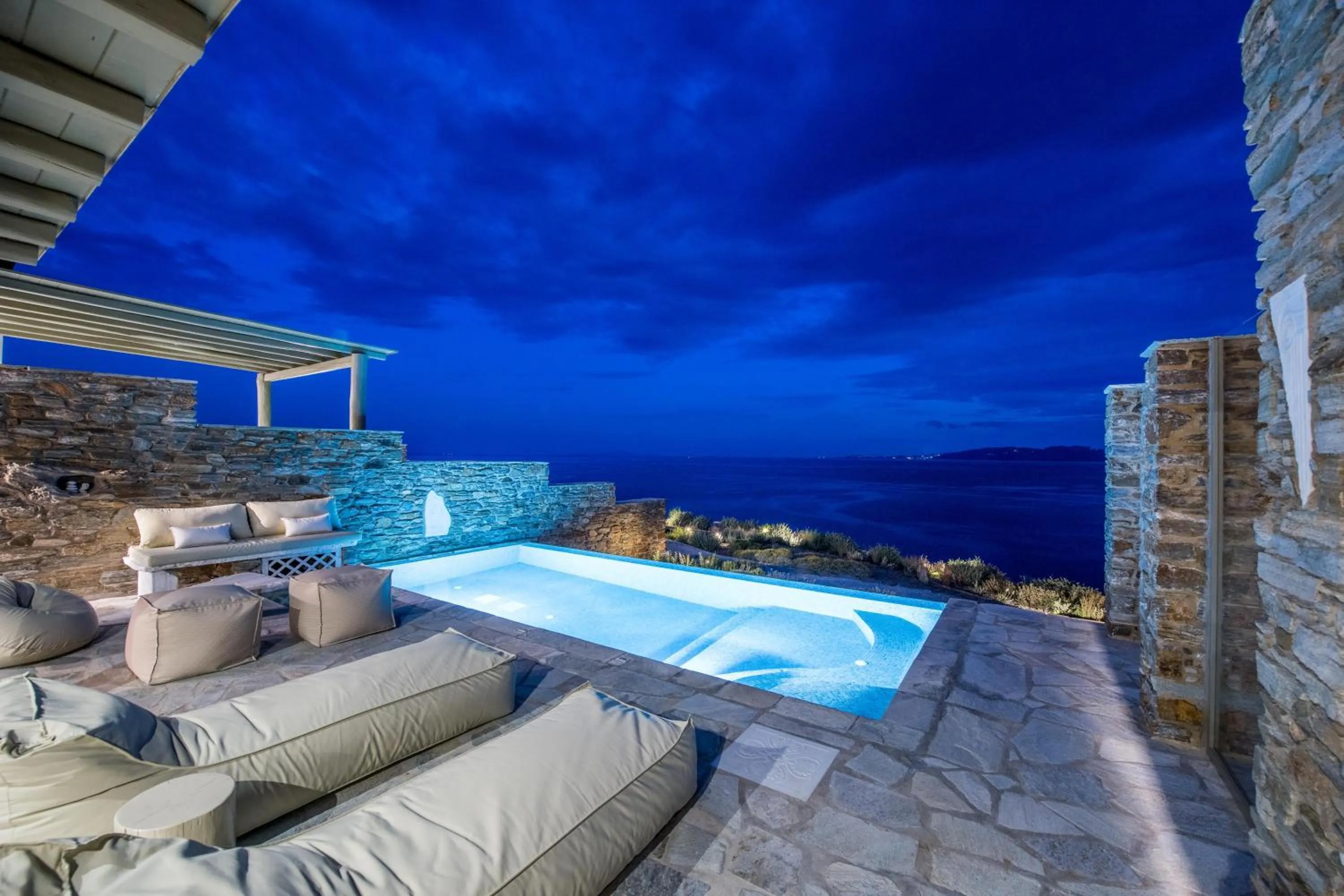 VATHI BLEU PRIVATE VILLAS