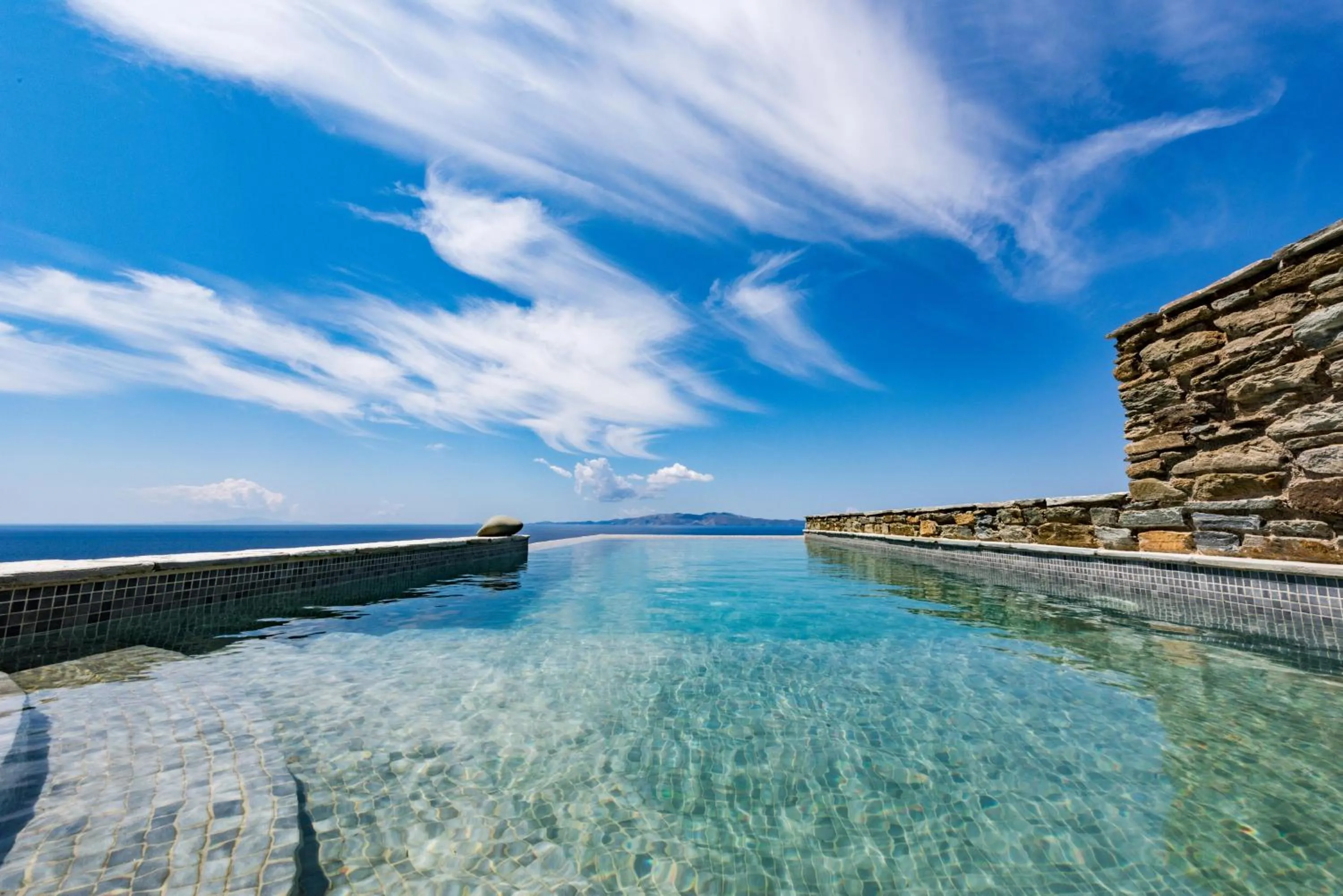 VATHI BLEU PRIVATE VILLAS