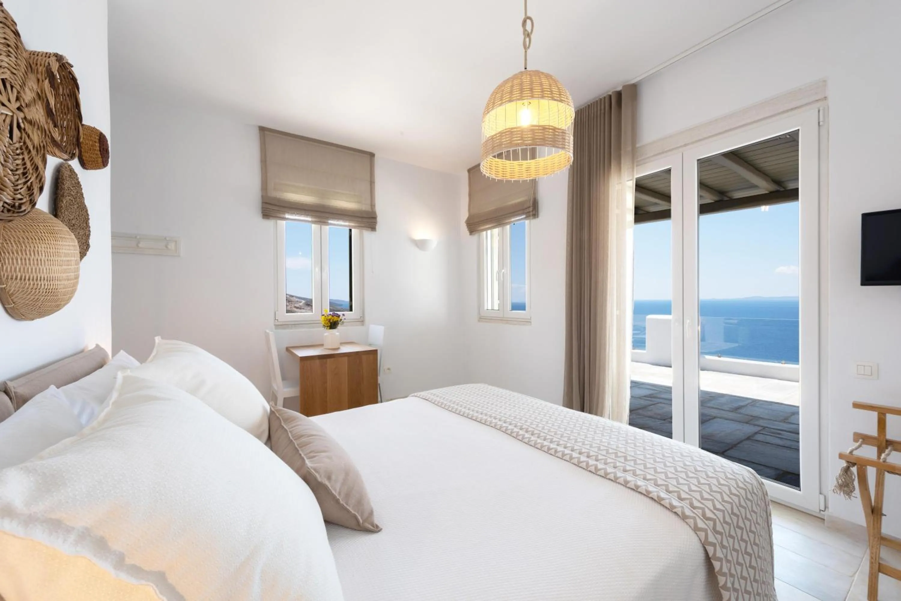 Bed in VATHI BLEU PRIVATE VILLAS