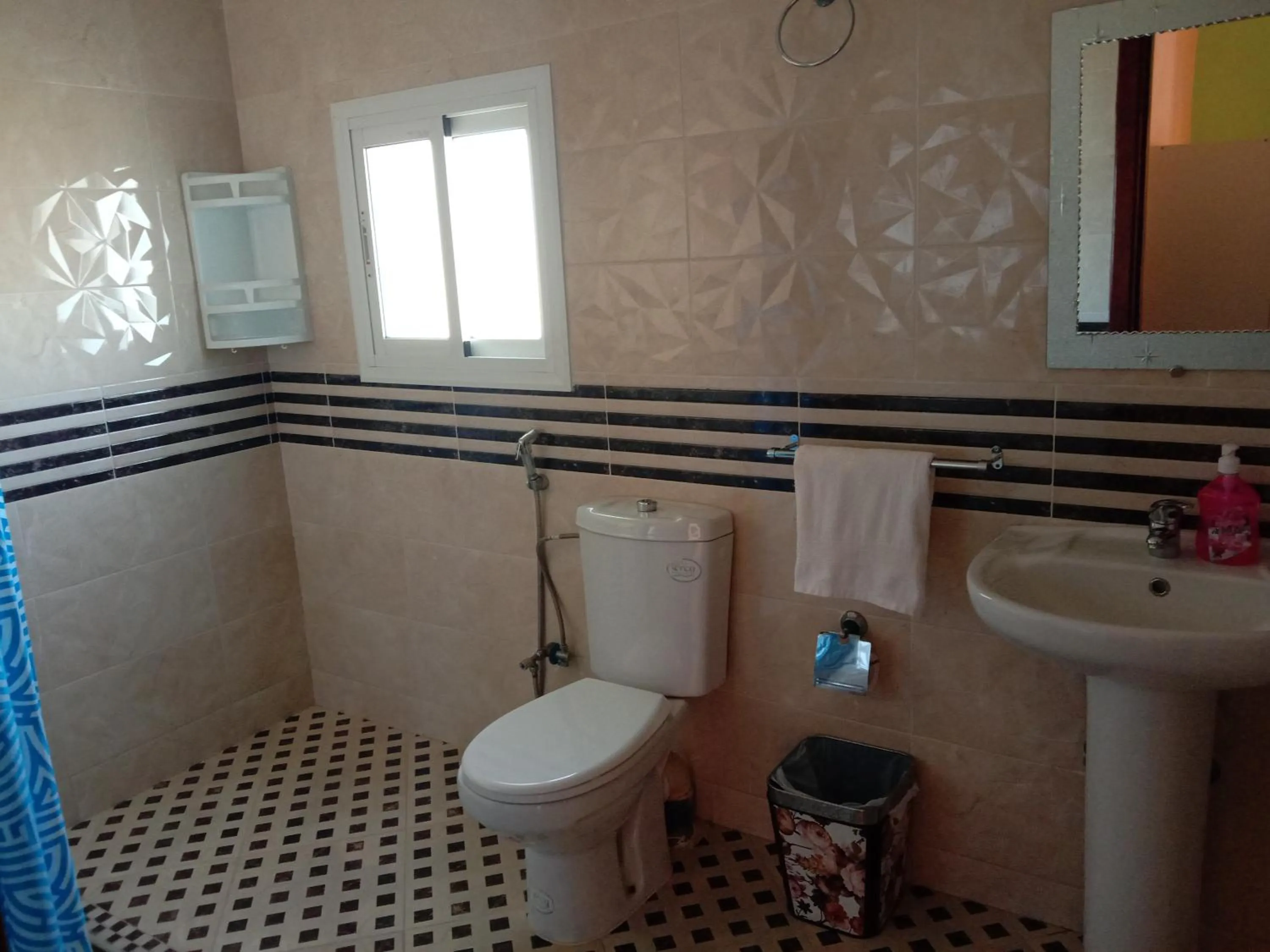 Shower in Maliana Star