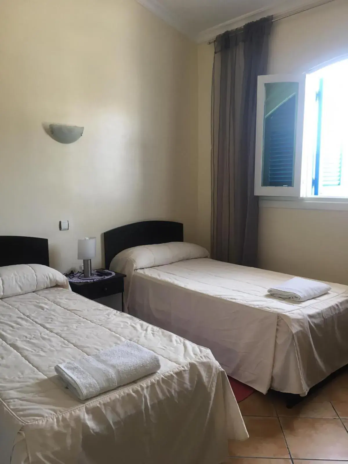 Twin Room with Shower - single occupancy in Maliana Star Twin Room with Shower - single occupancy in Maliana Star