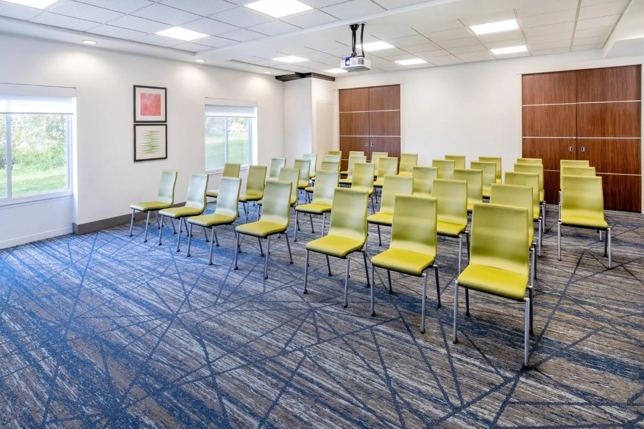 Meeting/conference room in Holiday Inn Express & Suites Denver North - Thornton by IHG