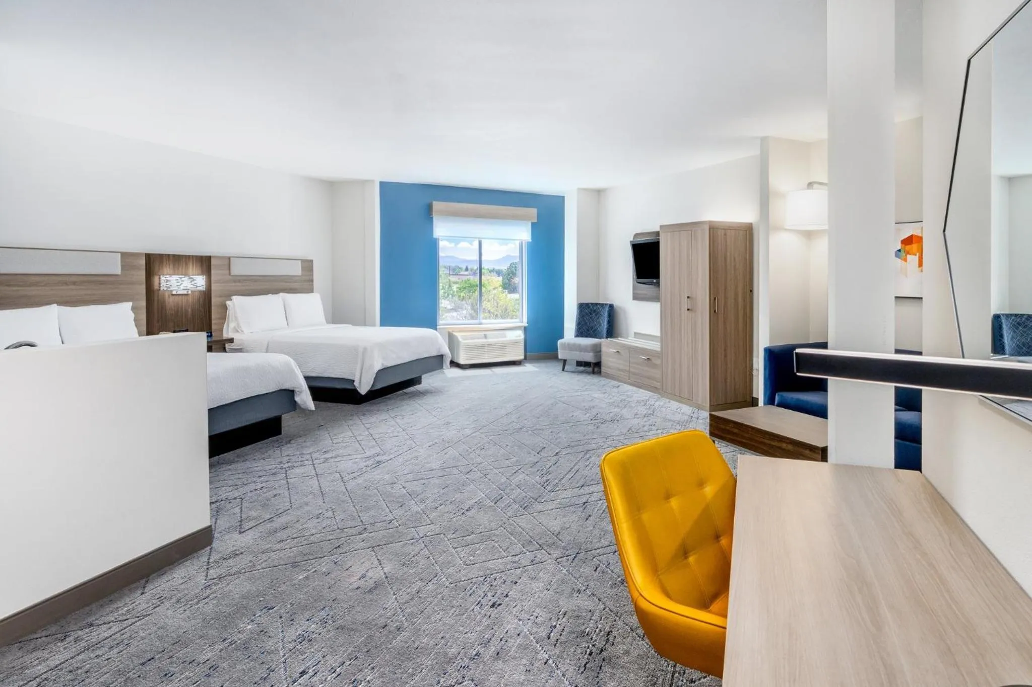 Photo of the whole room, Bed in Holiday Inn Express & Suites Denver North - Thornton by IHG