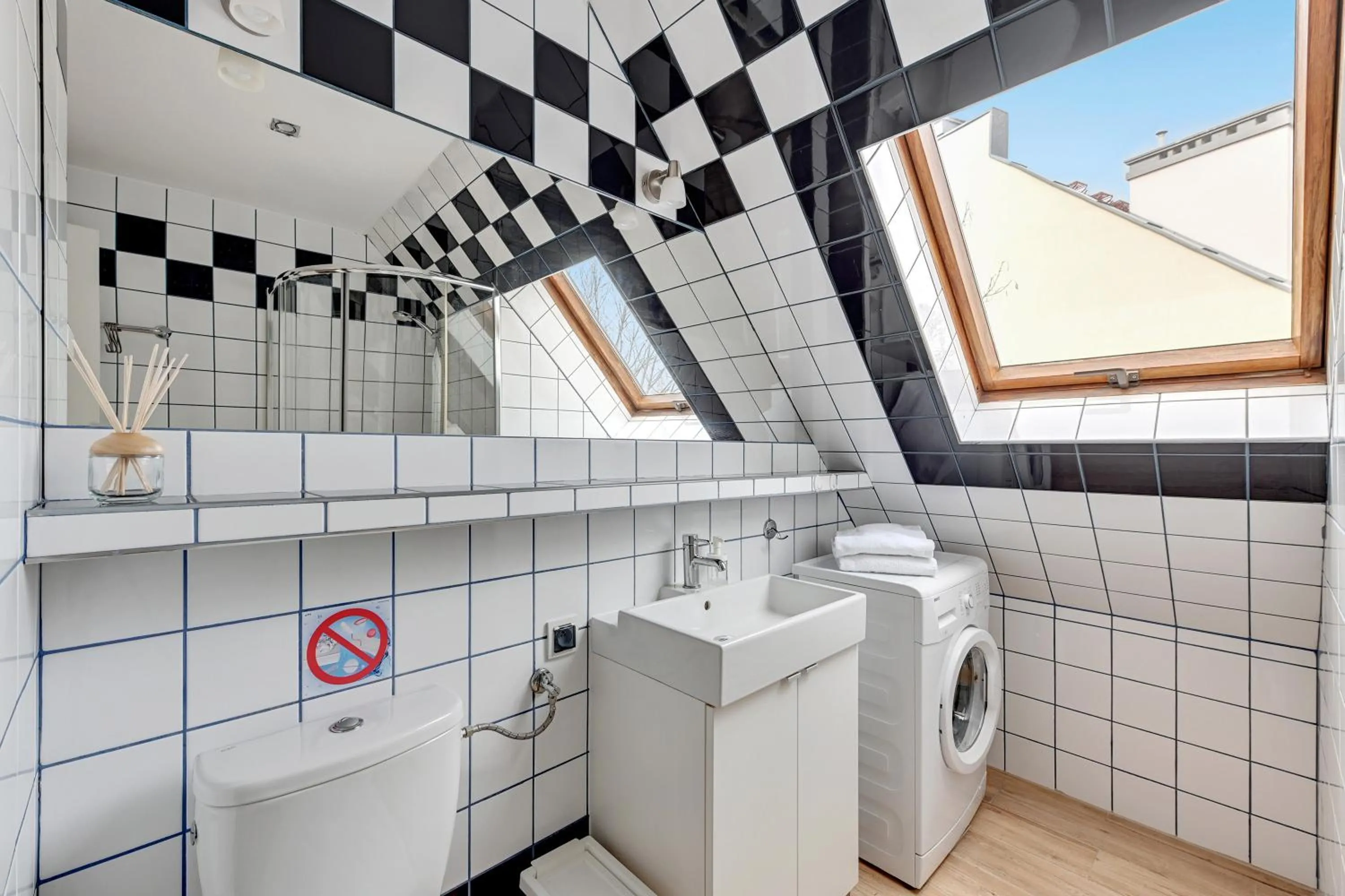 Bathroom in Grand Apartments - Happy Loft Apartment