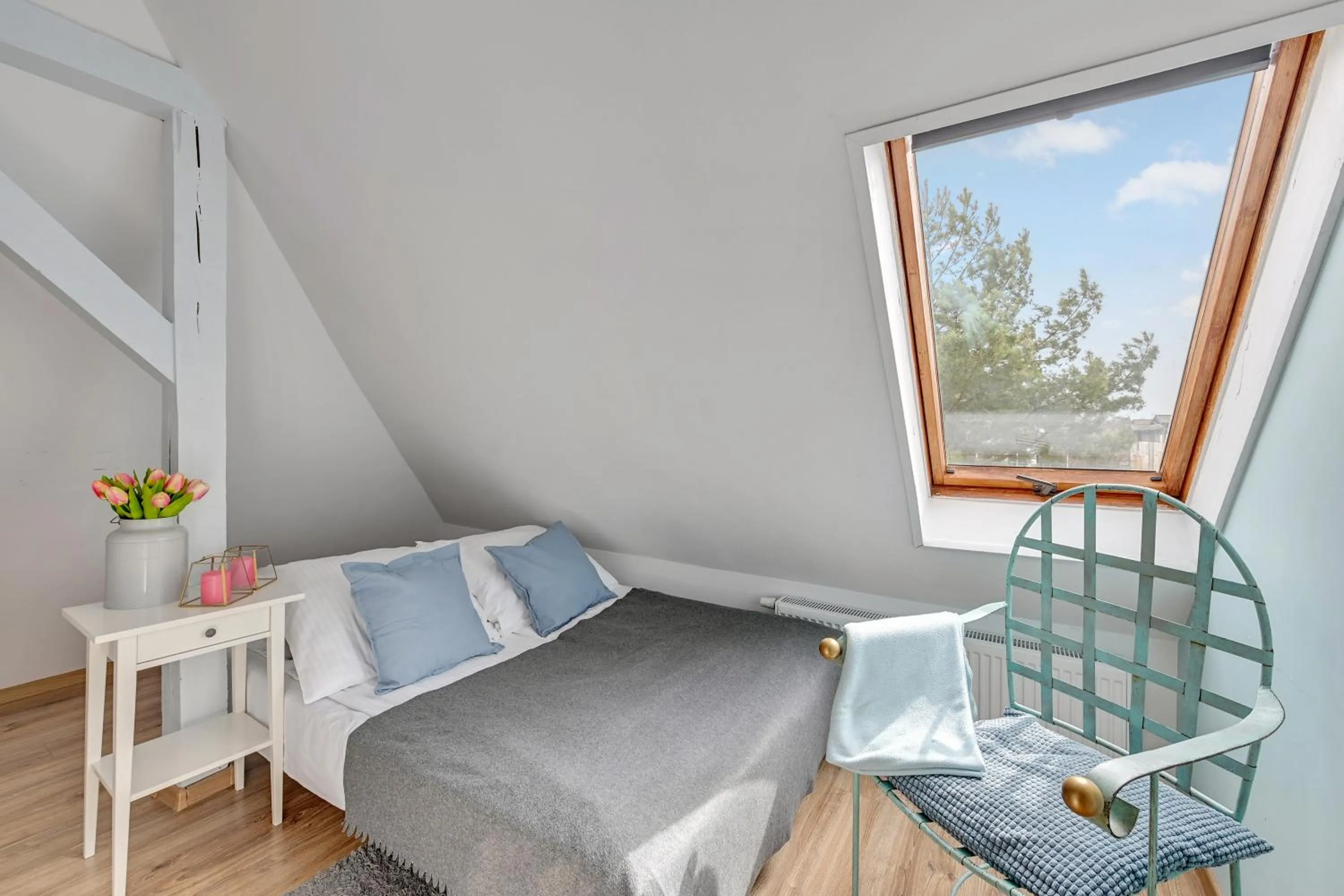 Bed in Grand Apartments - Happy Loft Apartment