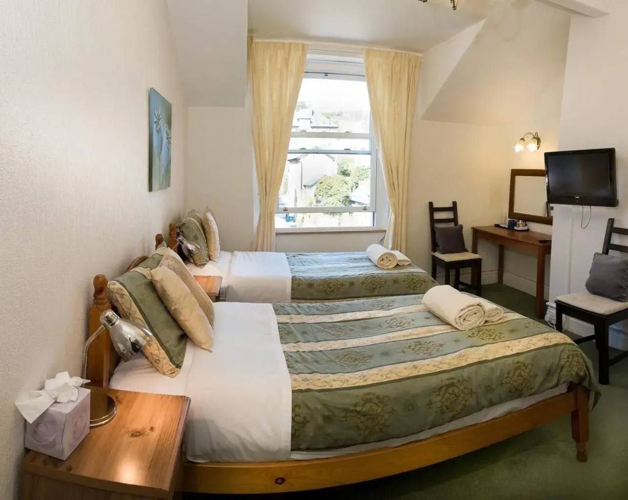 Twin Room (Room 1) in Somerset House B&B Twin Room (Room 1) in Somerset House B&B