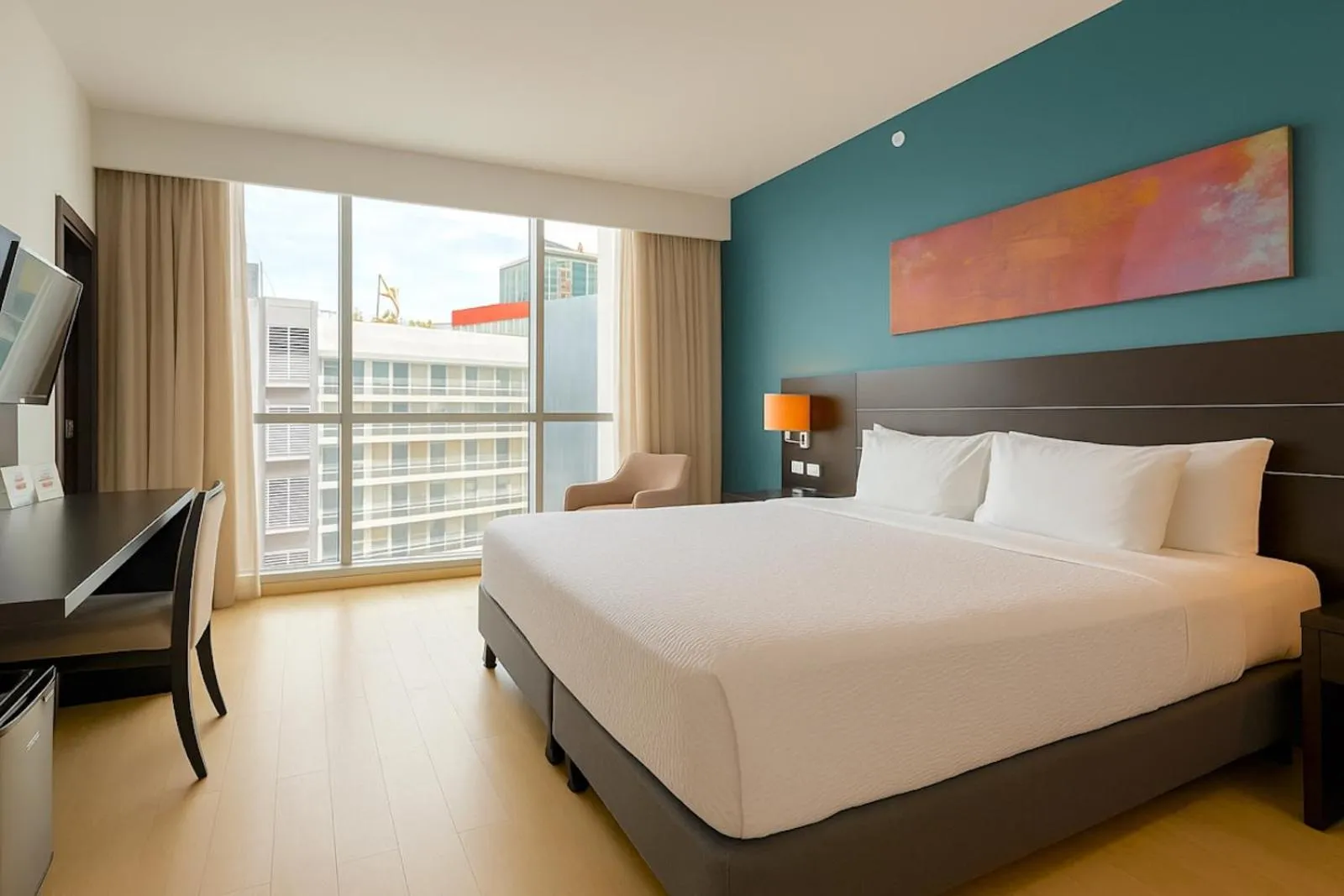 View (from property/room), Bed in Tryp by Wyndham Panama Centro