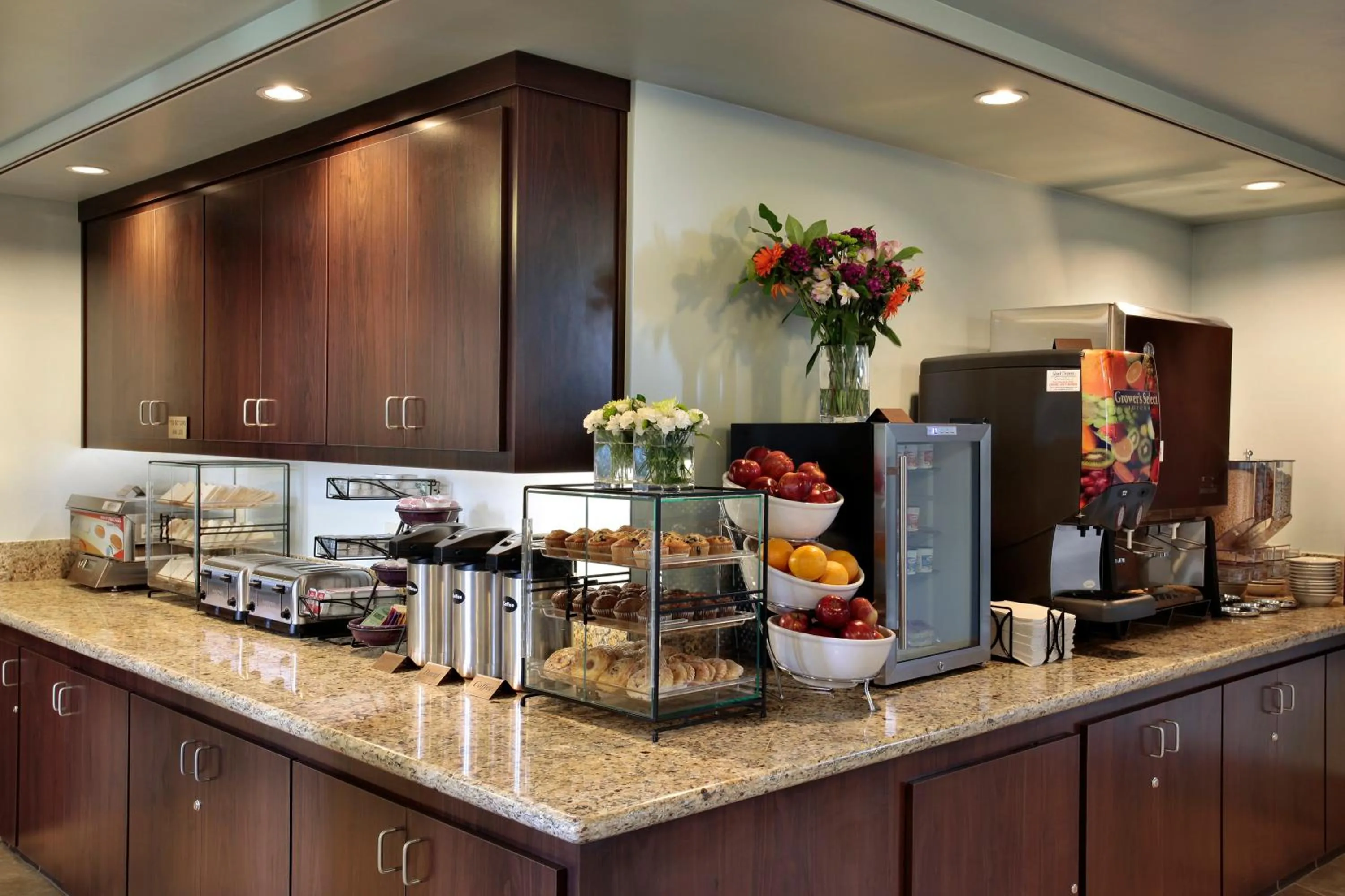 Restaurant/places to eat in Shore Cliff Hotel