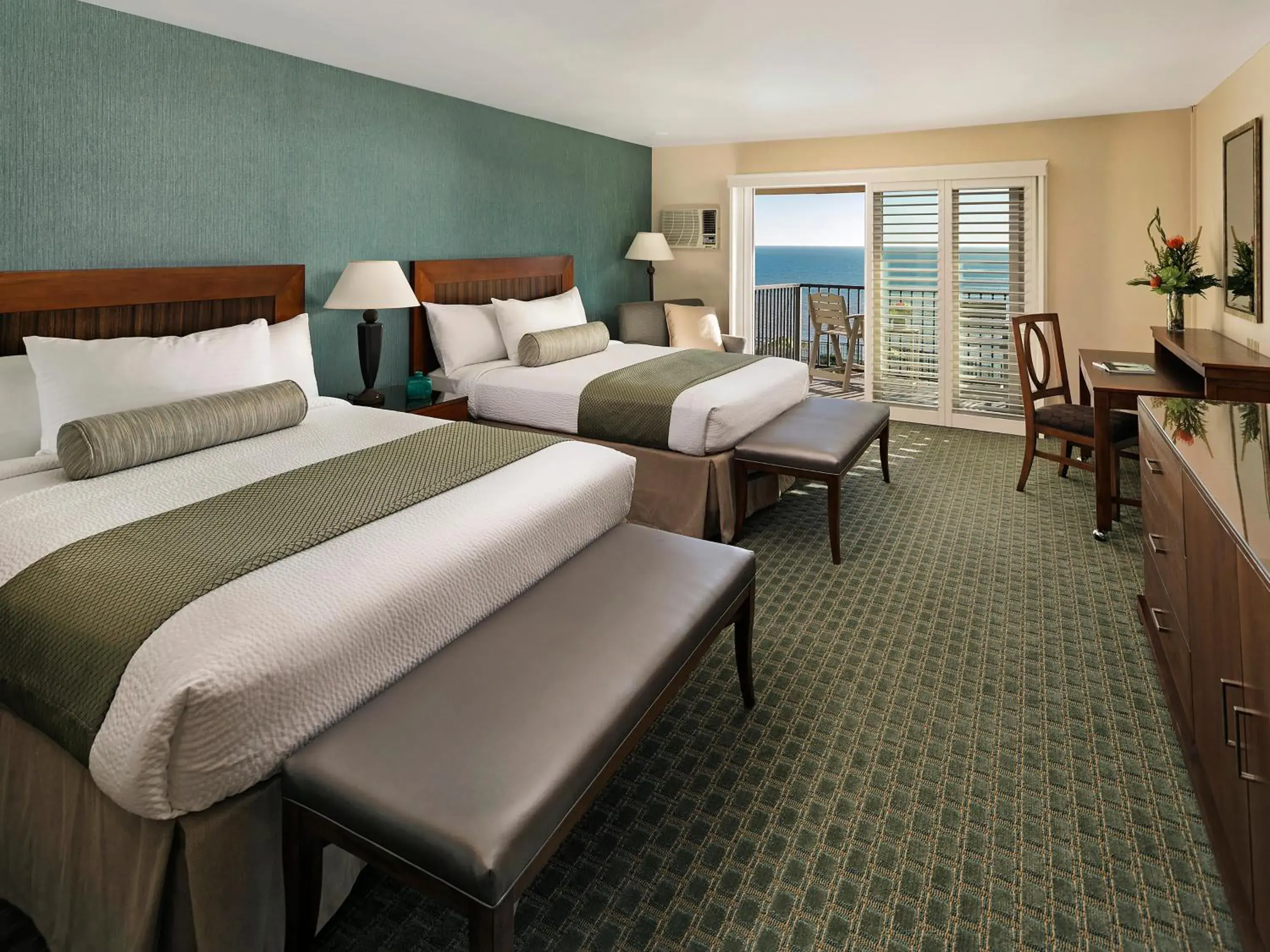 Partial Ocean View, Two Queens in Shore Cliff Hotel Partial Ocean View, Two Queens in Shore Cliff Hotel