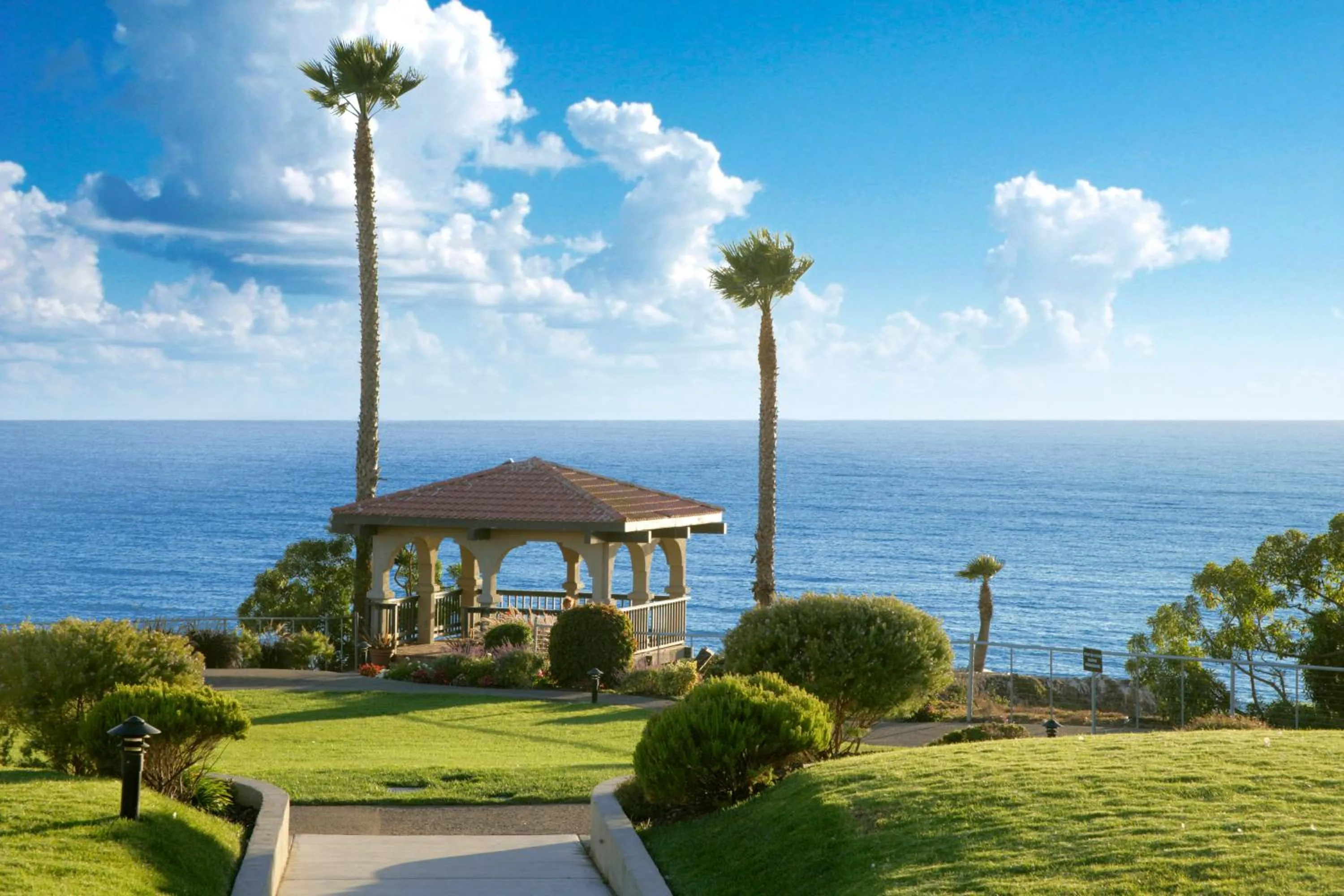Nearby landmark in Shore Cliff Hotel
