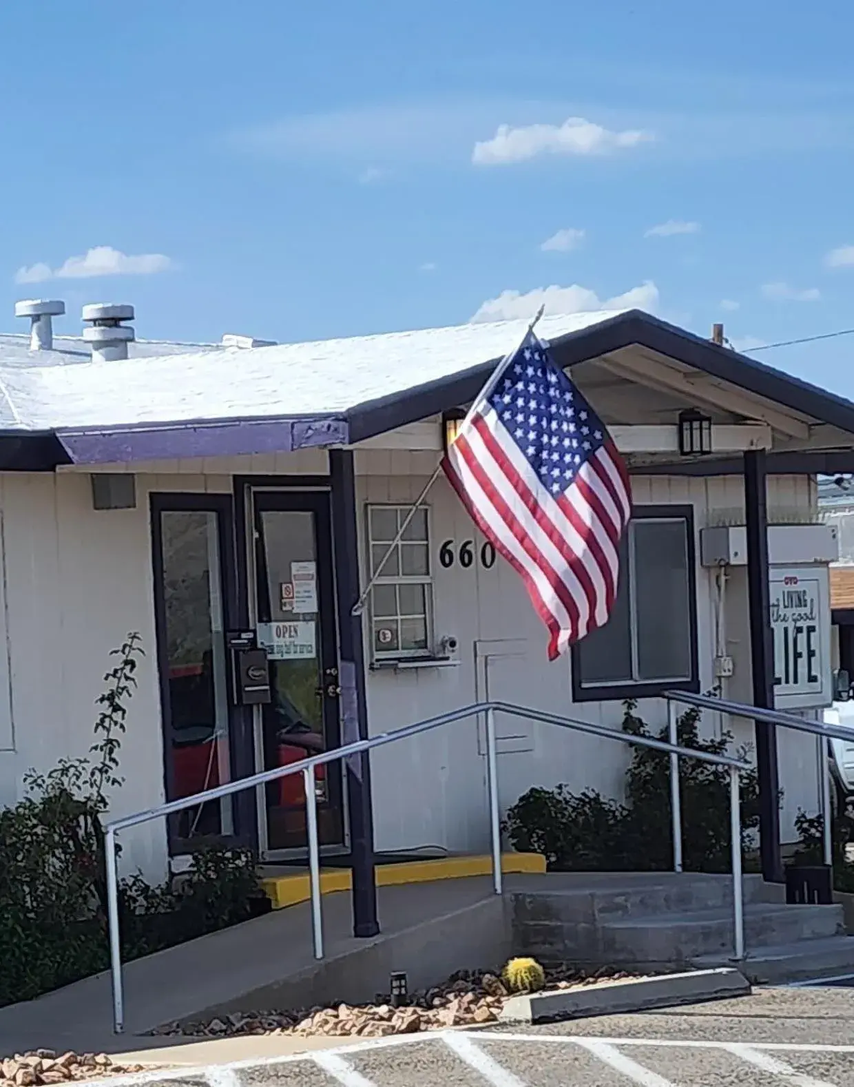 Property building in Rose's Motel Property building in Rose's Motel