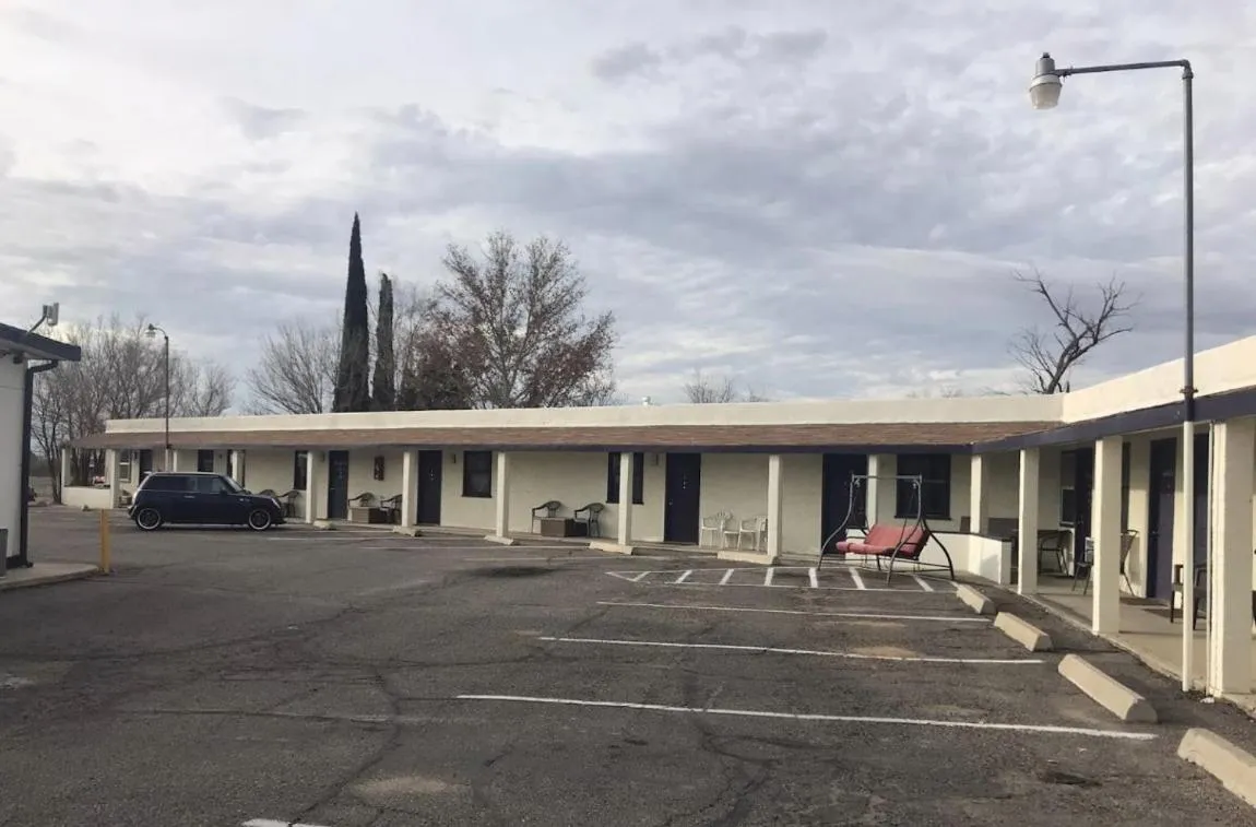 Property building in Rose's Motel