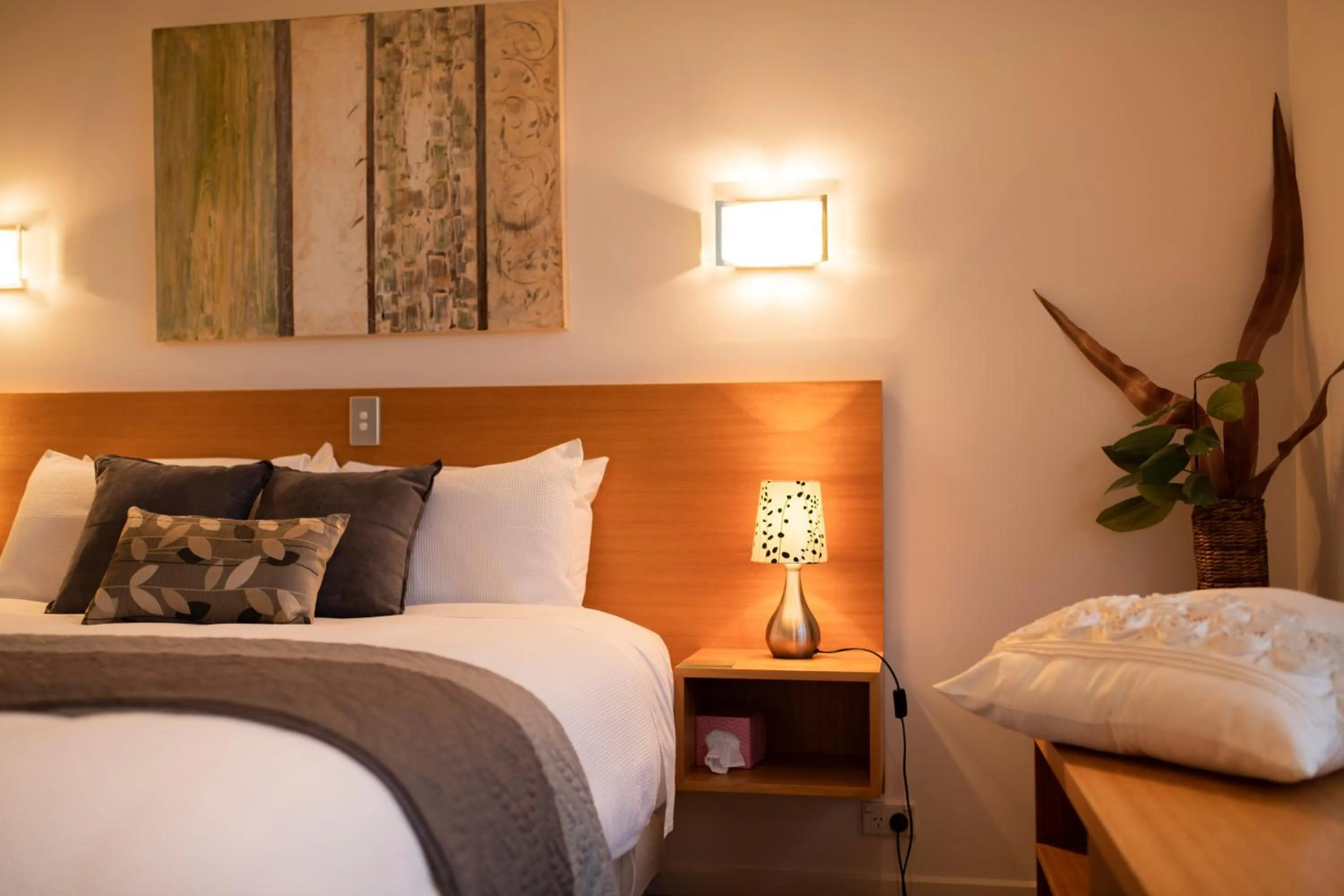 Bedroom, Bed in Hilltop Apartments Phillip Island