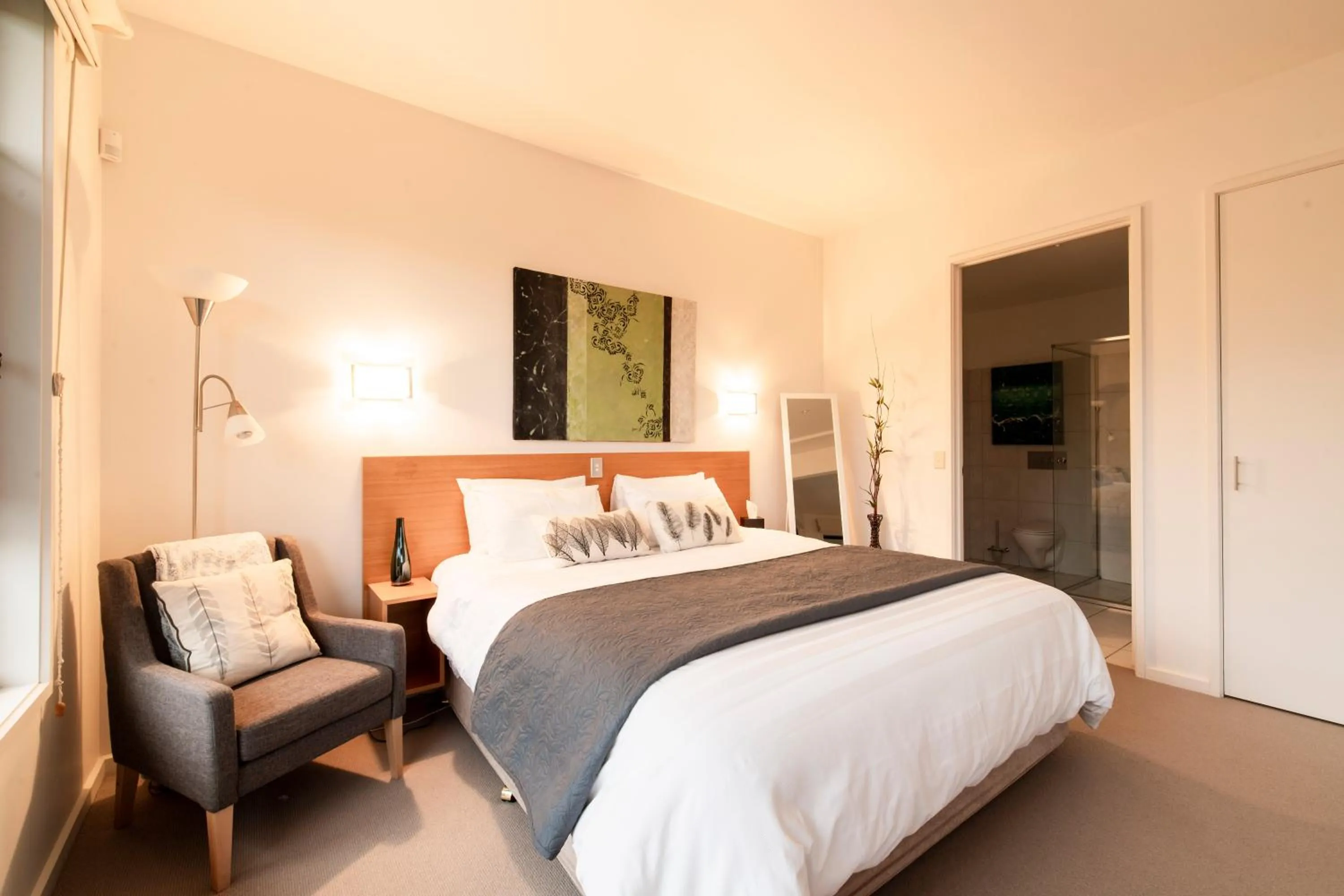 Bedroom, Bed in Hilltop Apartments Phillip Island