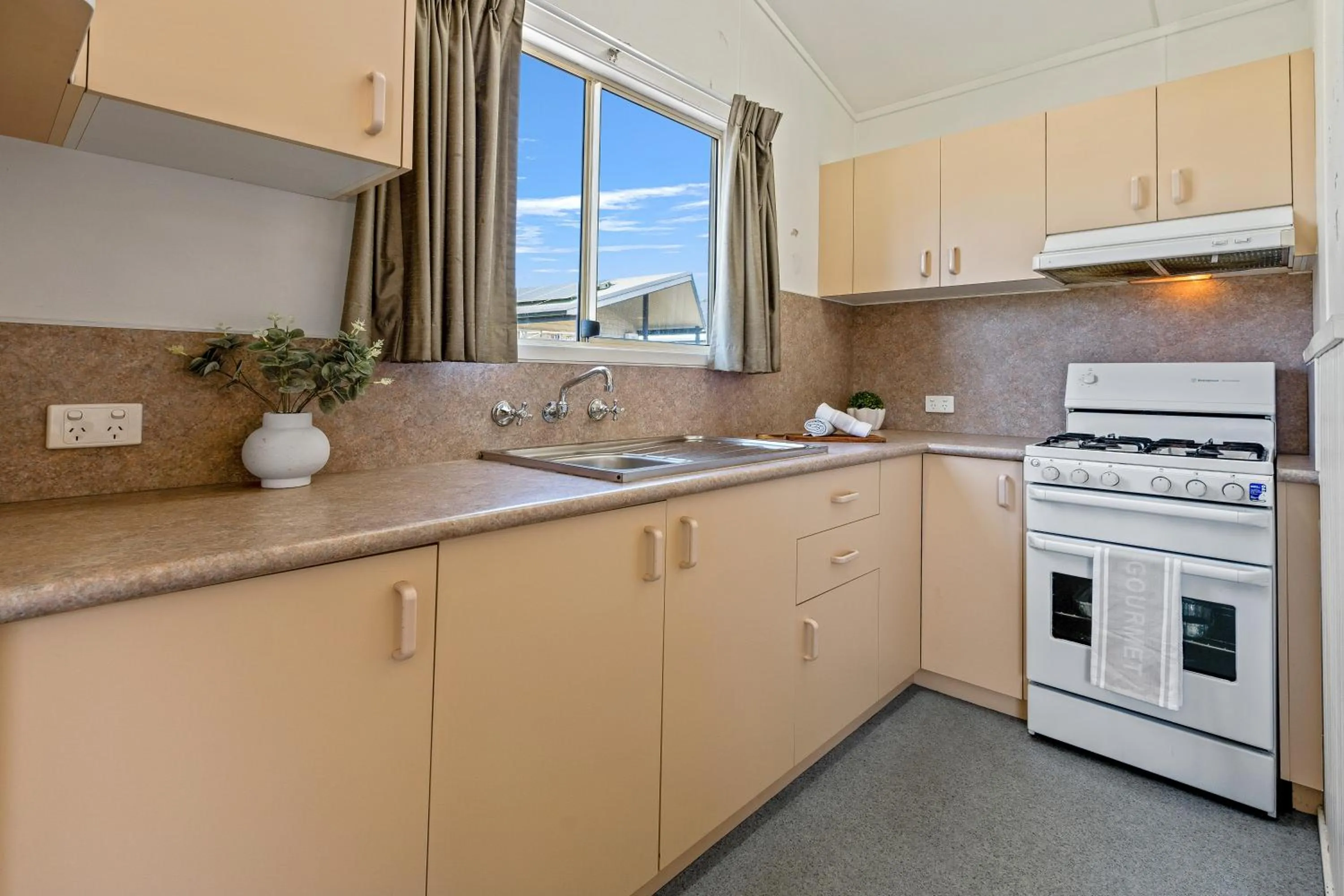 Kitchen or kitchenette in Tasman Holiday Parks - Merimbula