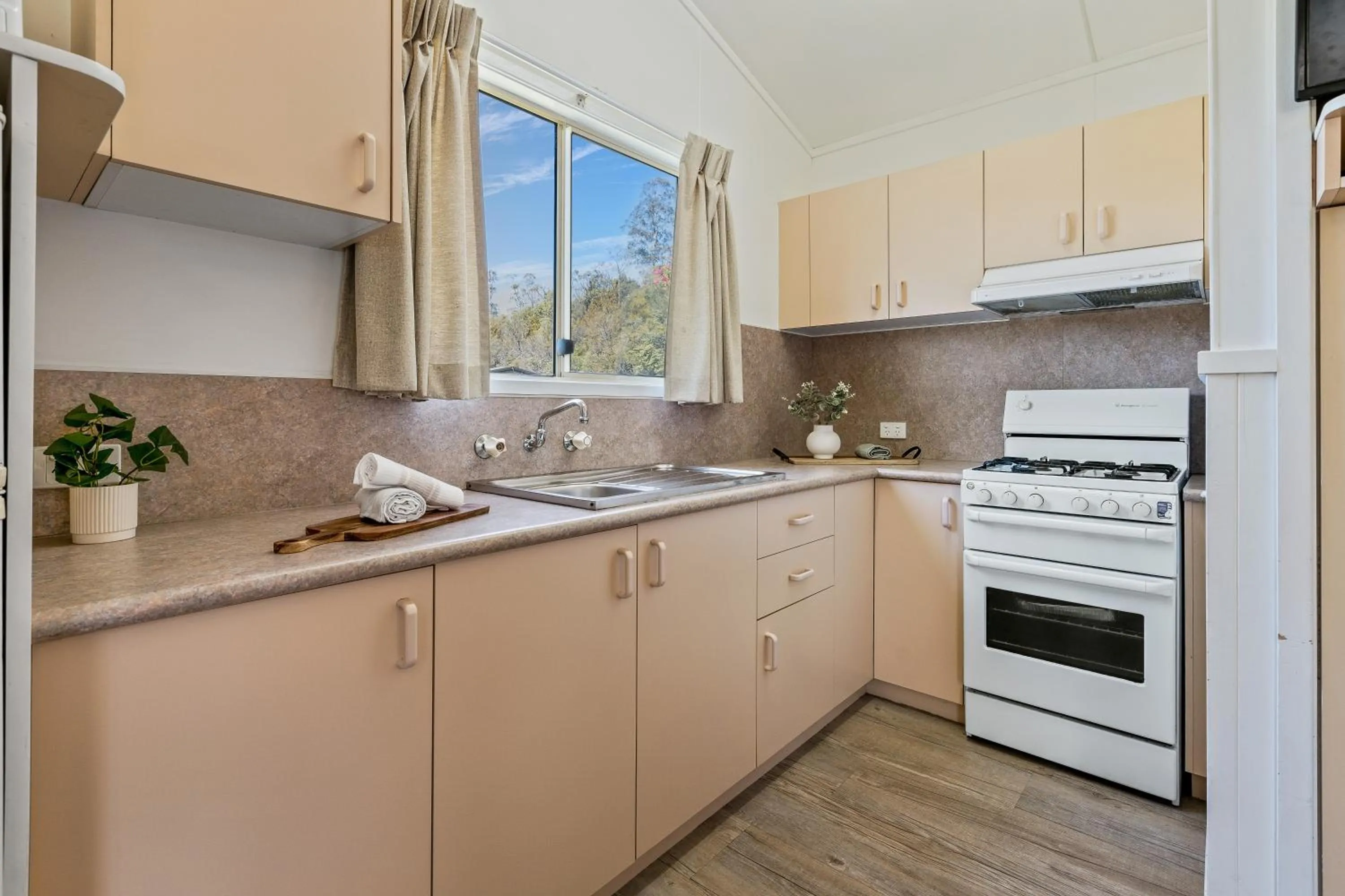Kitchen or kitchenette in Tasman Holiday Parks - Merimbula