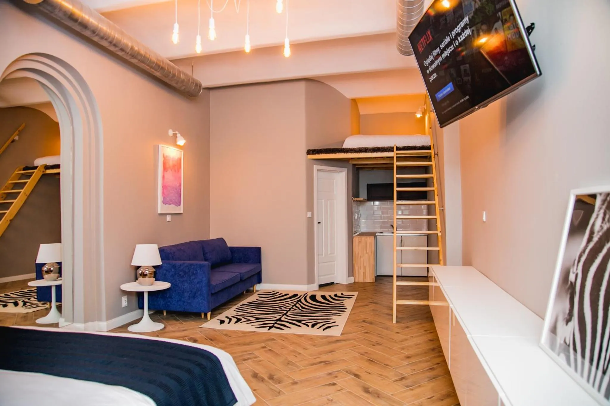 Bed in W1 Katowice