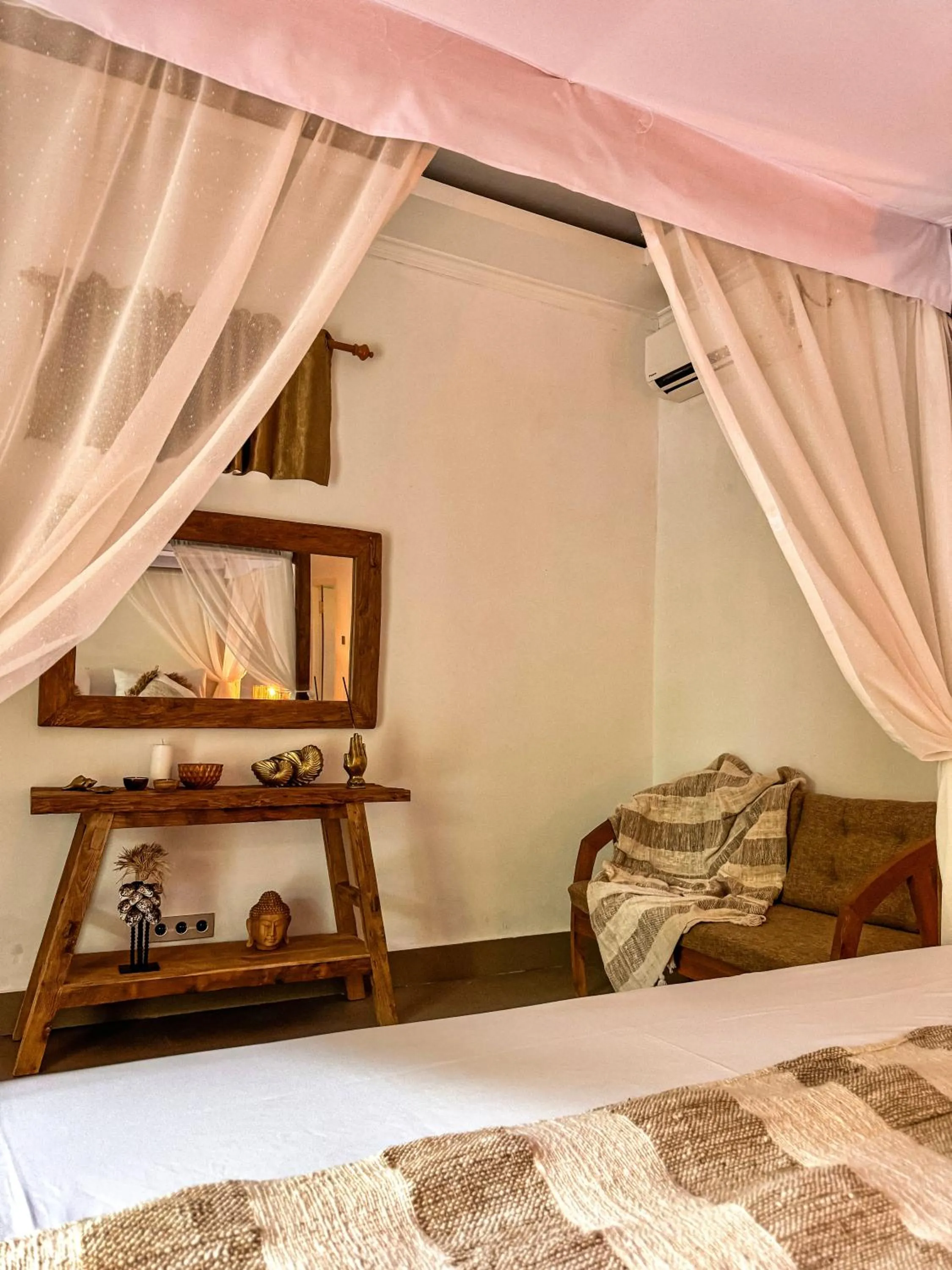 Photo of the whole room in Pelangi Cottages Gili Air