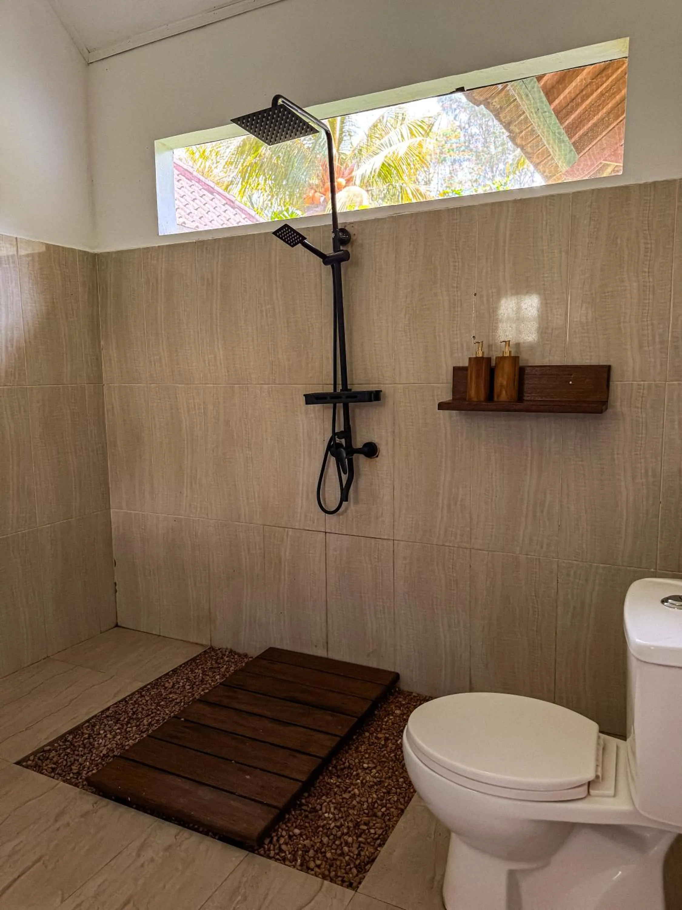 Shower in Pelangi Cottages Gili Air