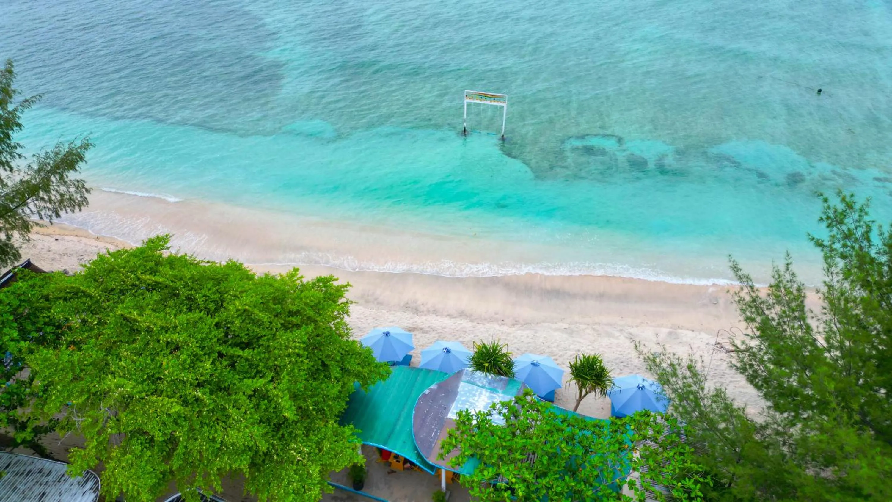 Beach in Pelangi Cottages Gili Air