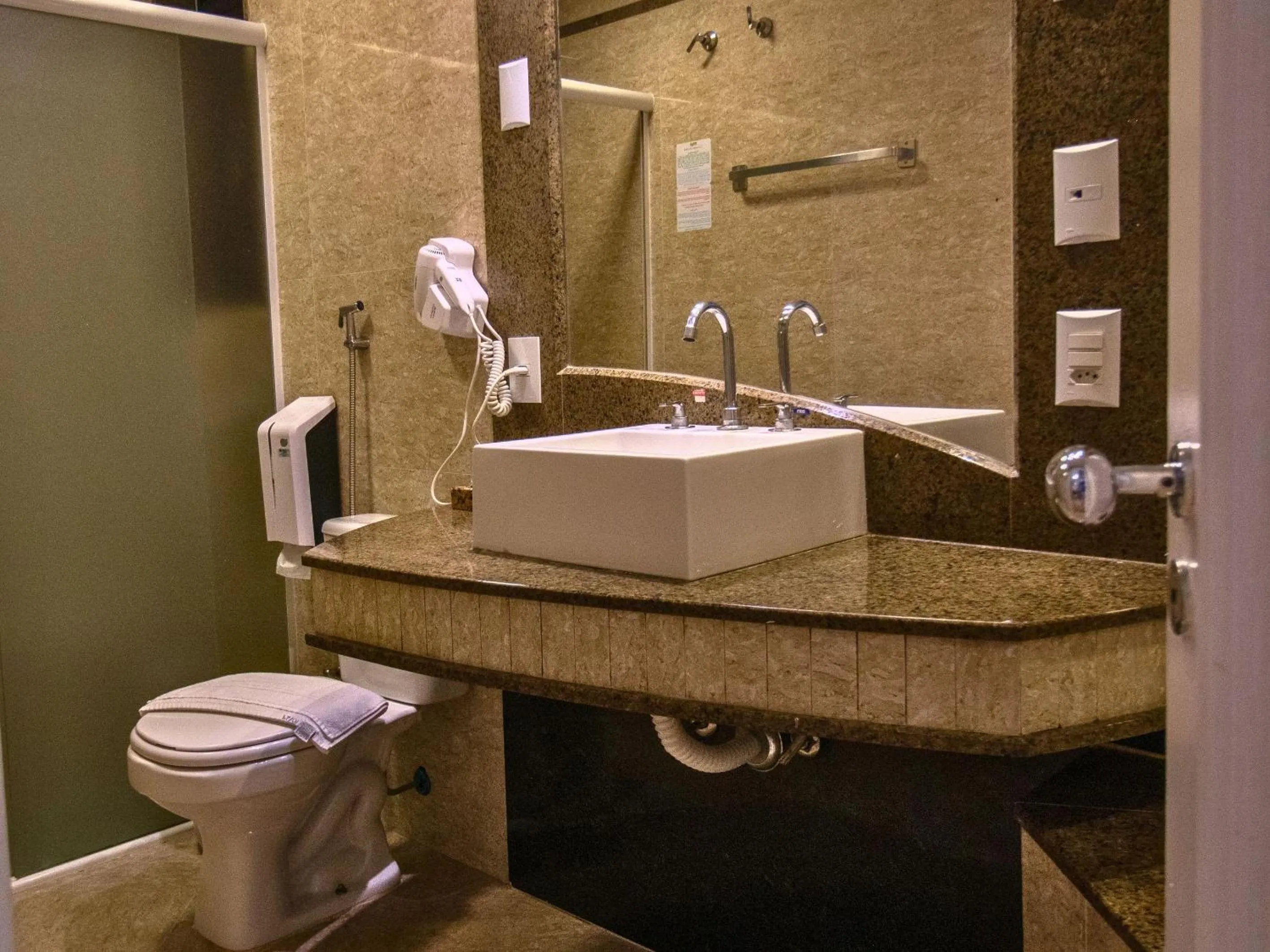 Bathroom in Continental Inn