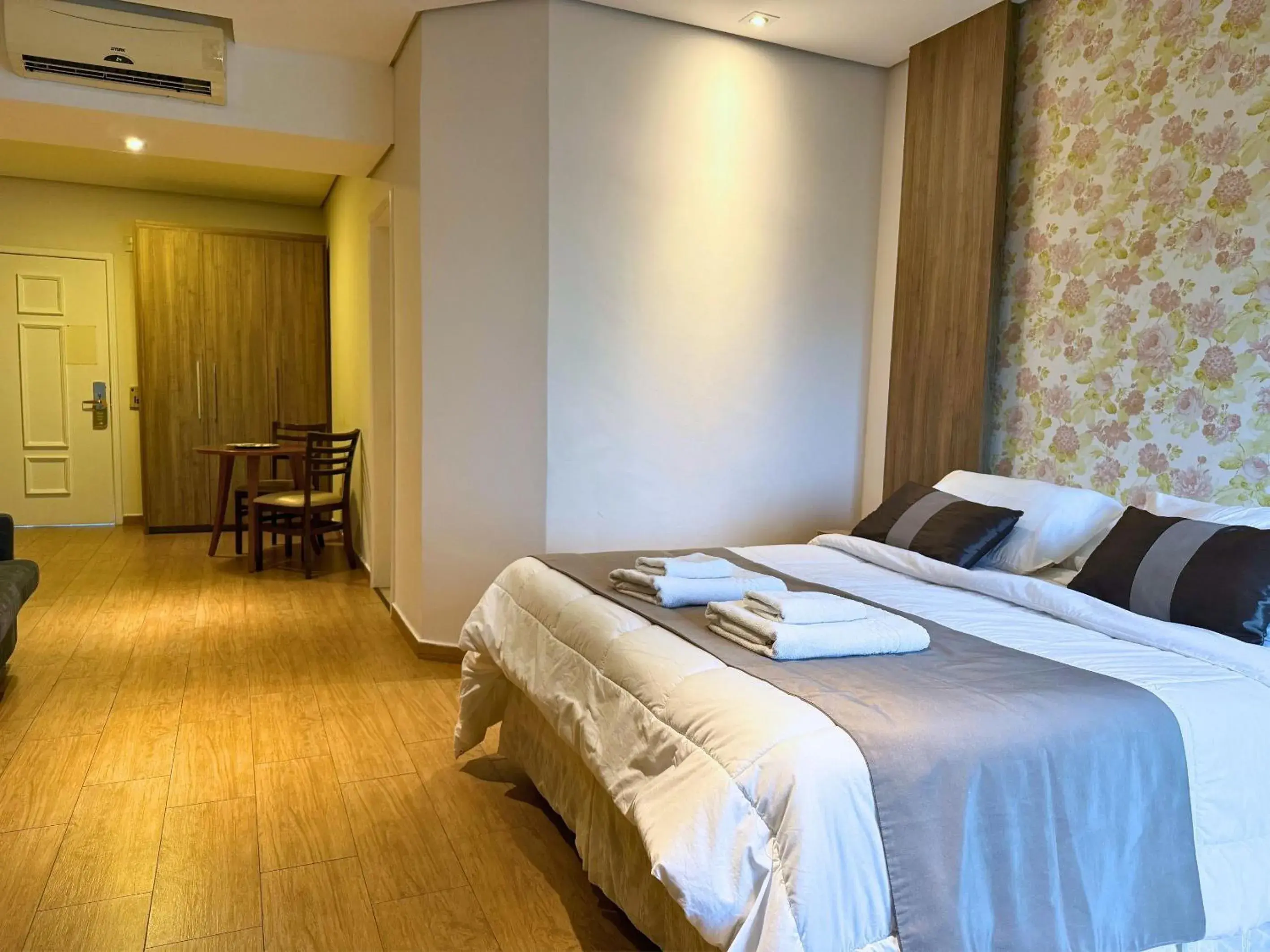 Bed in Continental Inn Bed in Continental Inn