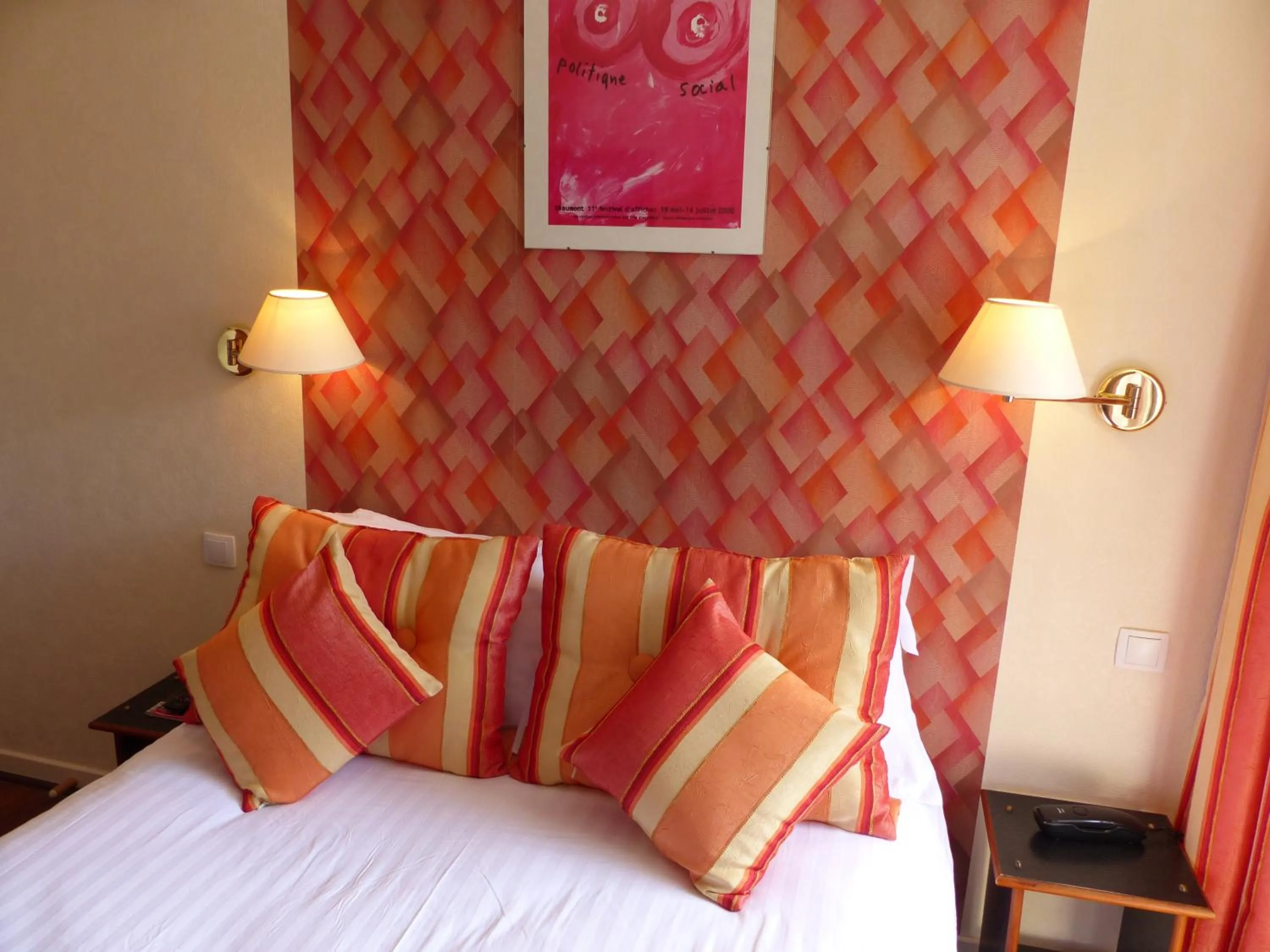 Bed in Hôtel Restaurant Des Remparts