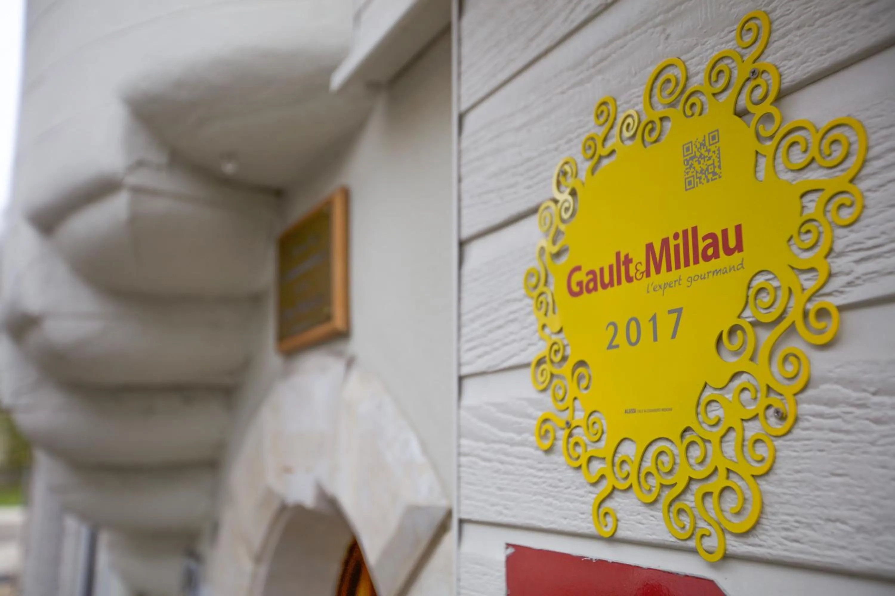 Facade/entrance in Hôtel Restaurant Des Remparts