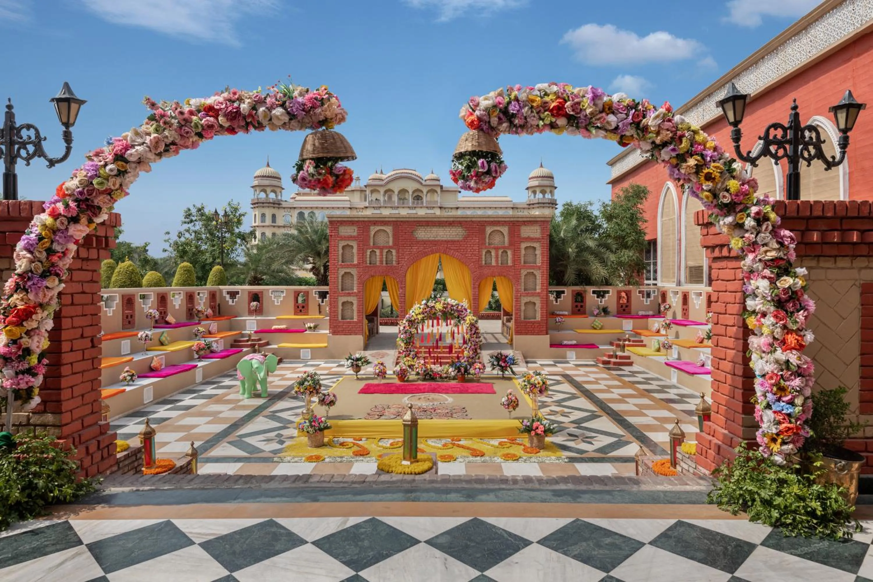 Food and drinks in Noormahal Palace Hotel