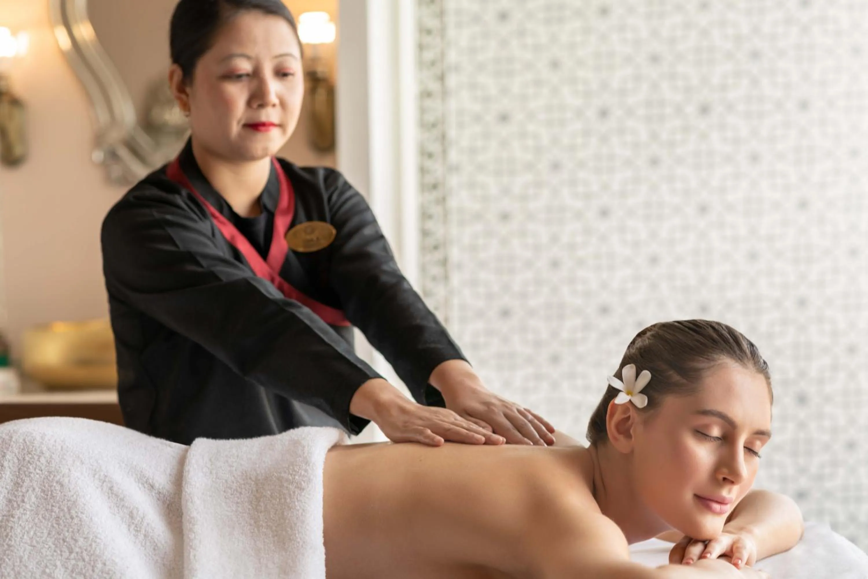 Massage in Noormahal Palace Hotel