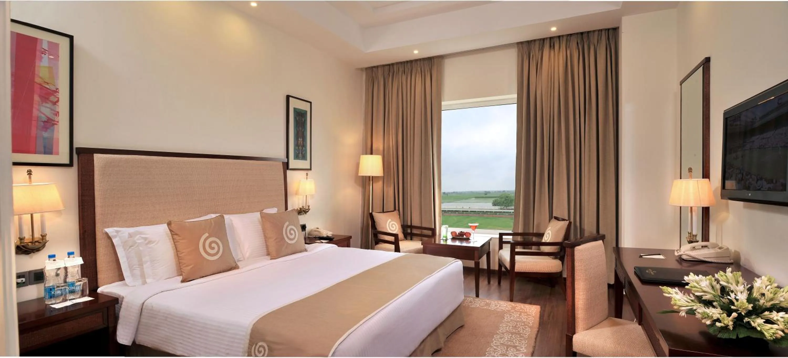 Bedroom, Bed in Noormahal Palace Hotel