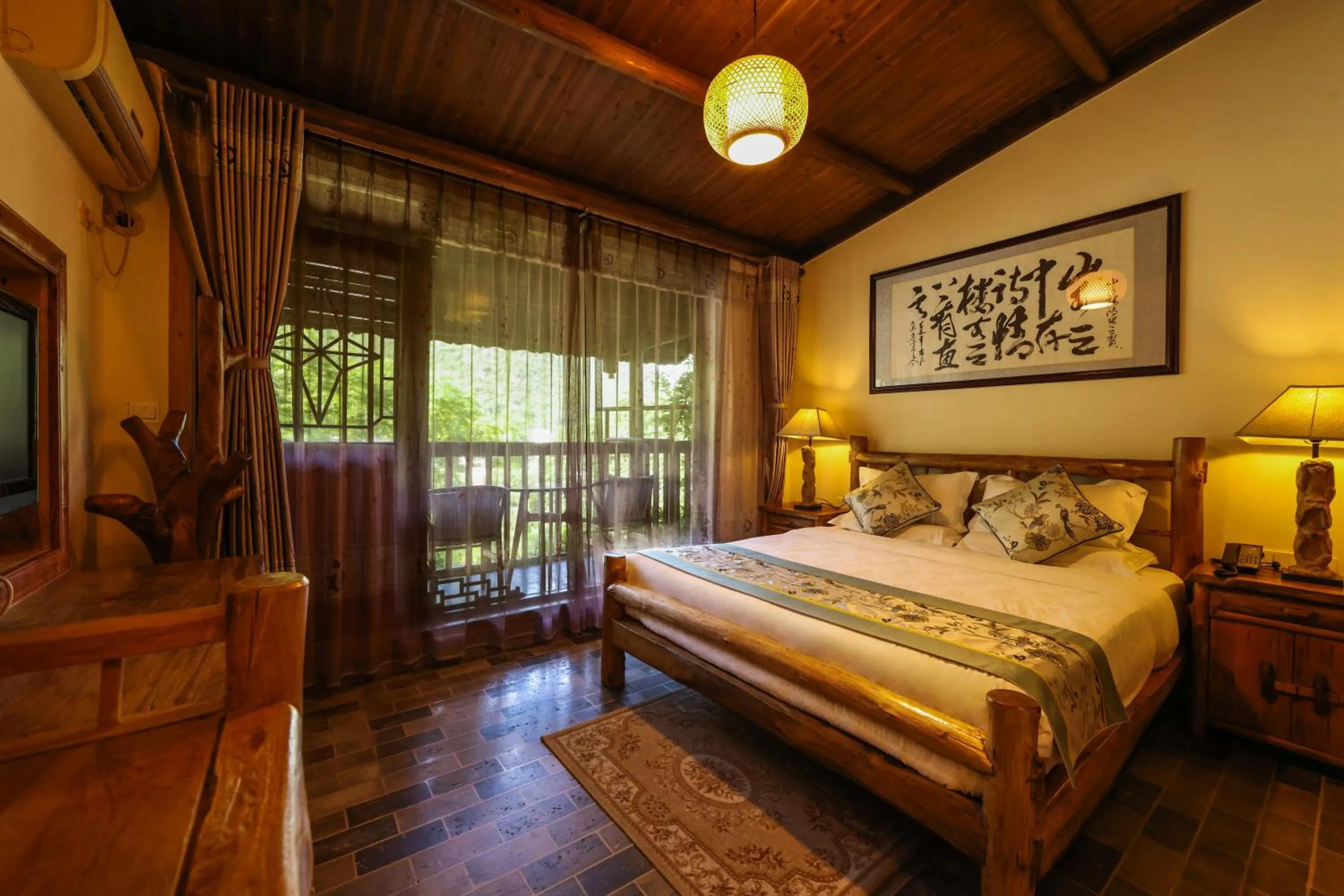 Bed in Yangshuo Tea Cozy--one way Free pick up from airport or TS 4 nights