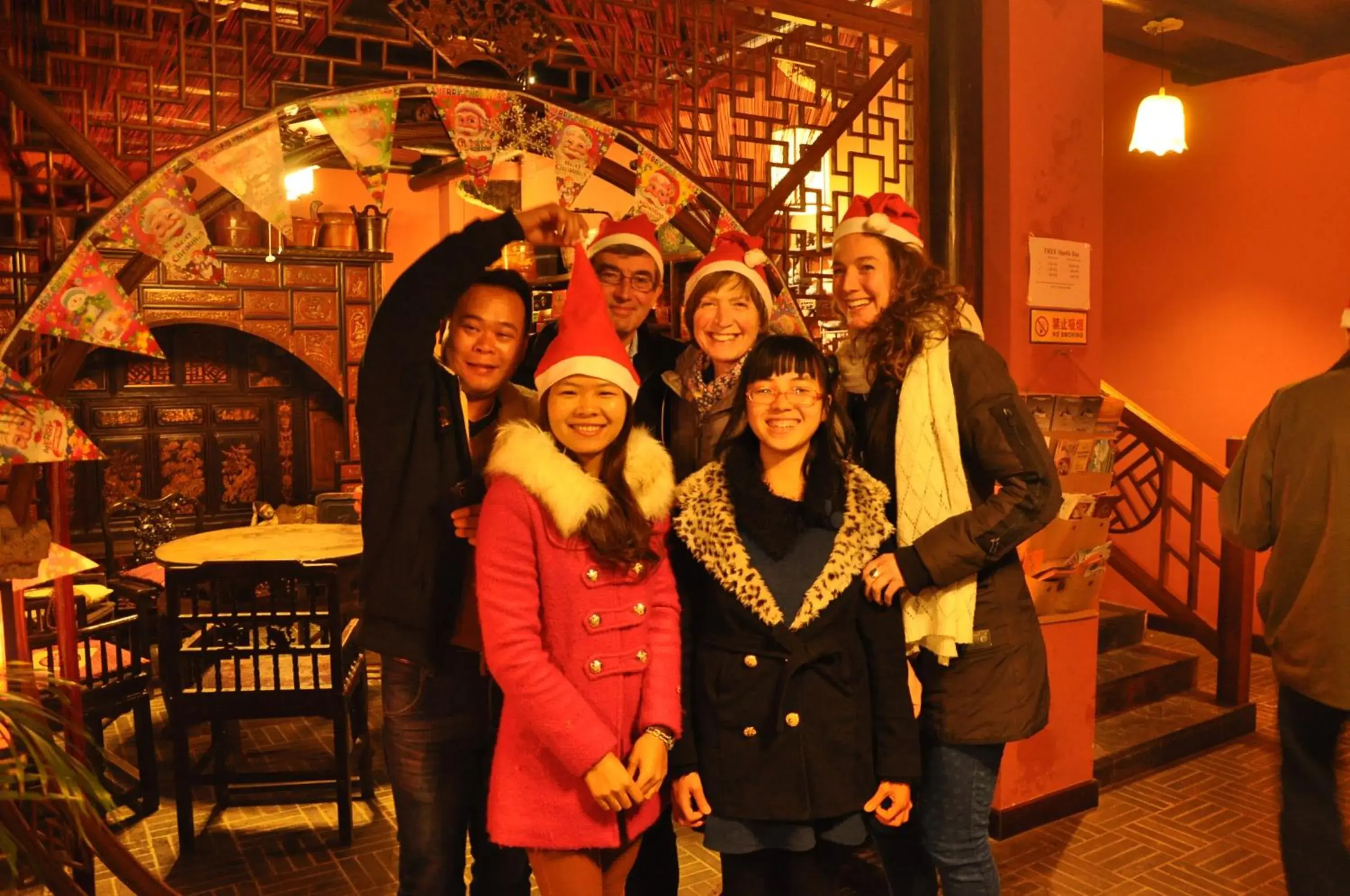 Lounge or bar in Yangshuo Tea Cozy--one way Free pick up from airport or TS 4 nights Lounge or bar in Yangshuo Tea Cozy--one way Free pick up from airport or TS 4 nights