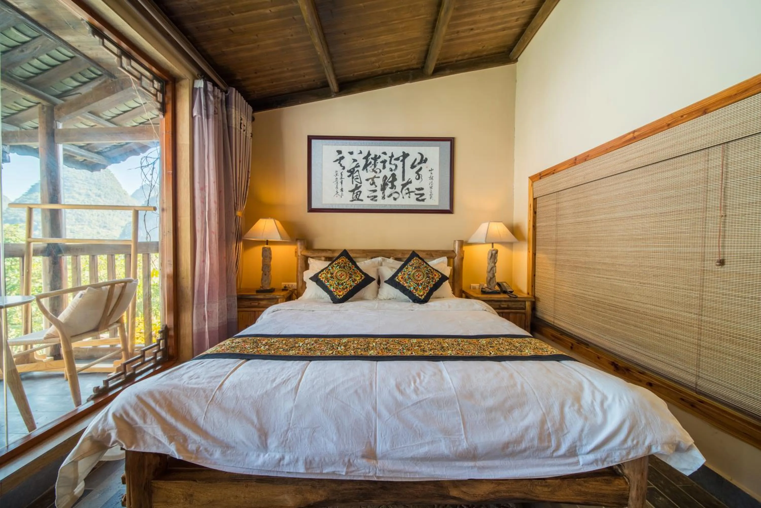 Bed in Yangshuo Tea Cozy--one way Free pick up from airport or TS 4 nights