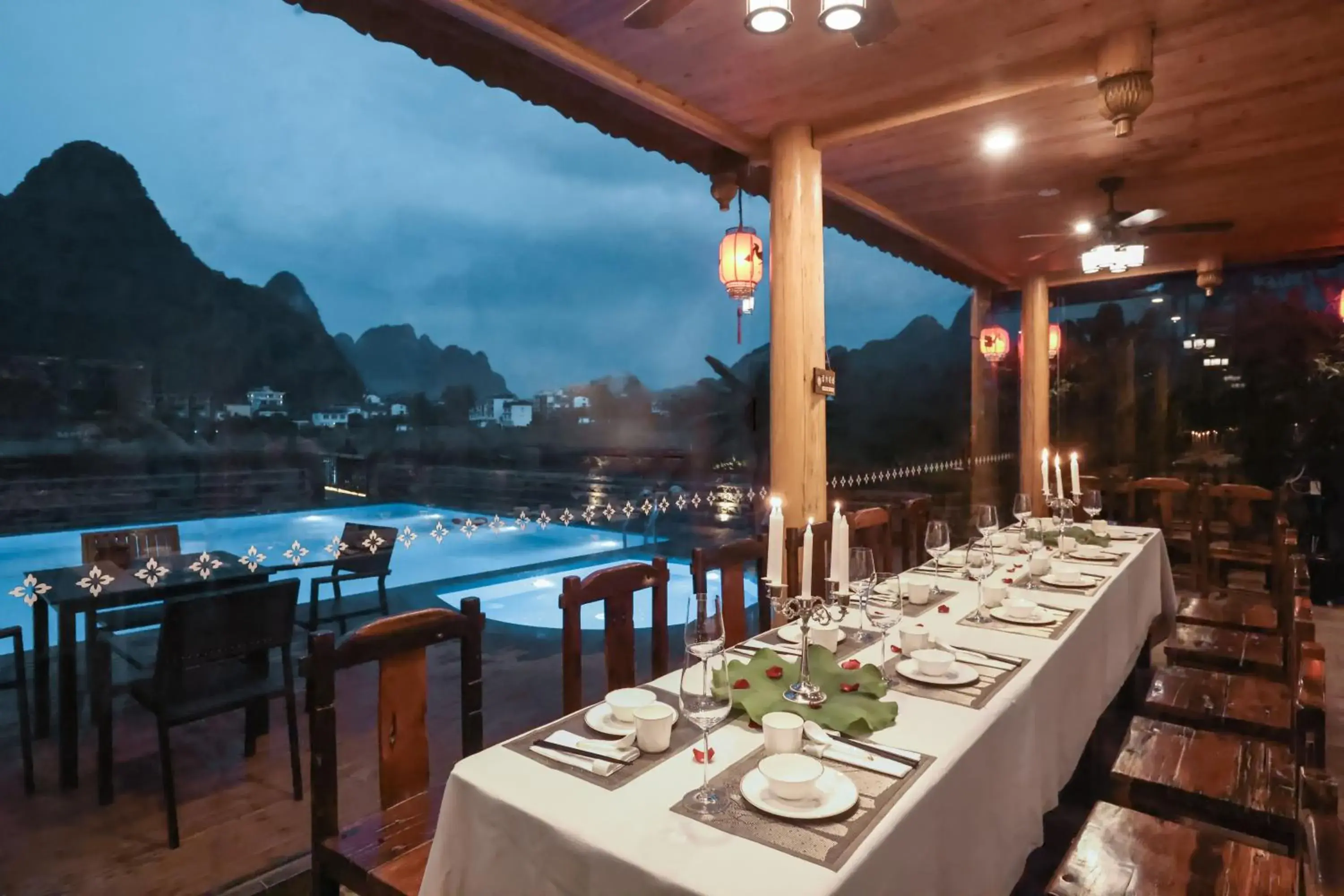 Restaurant/places to eat in Yangshuo Tea Cozy--one way Free pick up from airport or TS 4 nights Restaurant/places to eat in Yangshuo Tea Cozy--one way Free pick up from airport or TS 4 nights