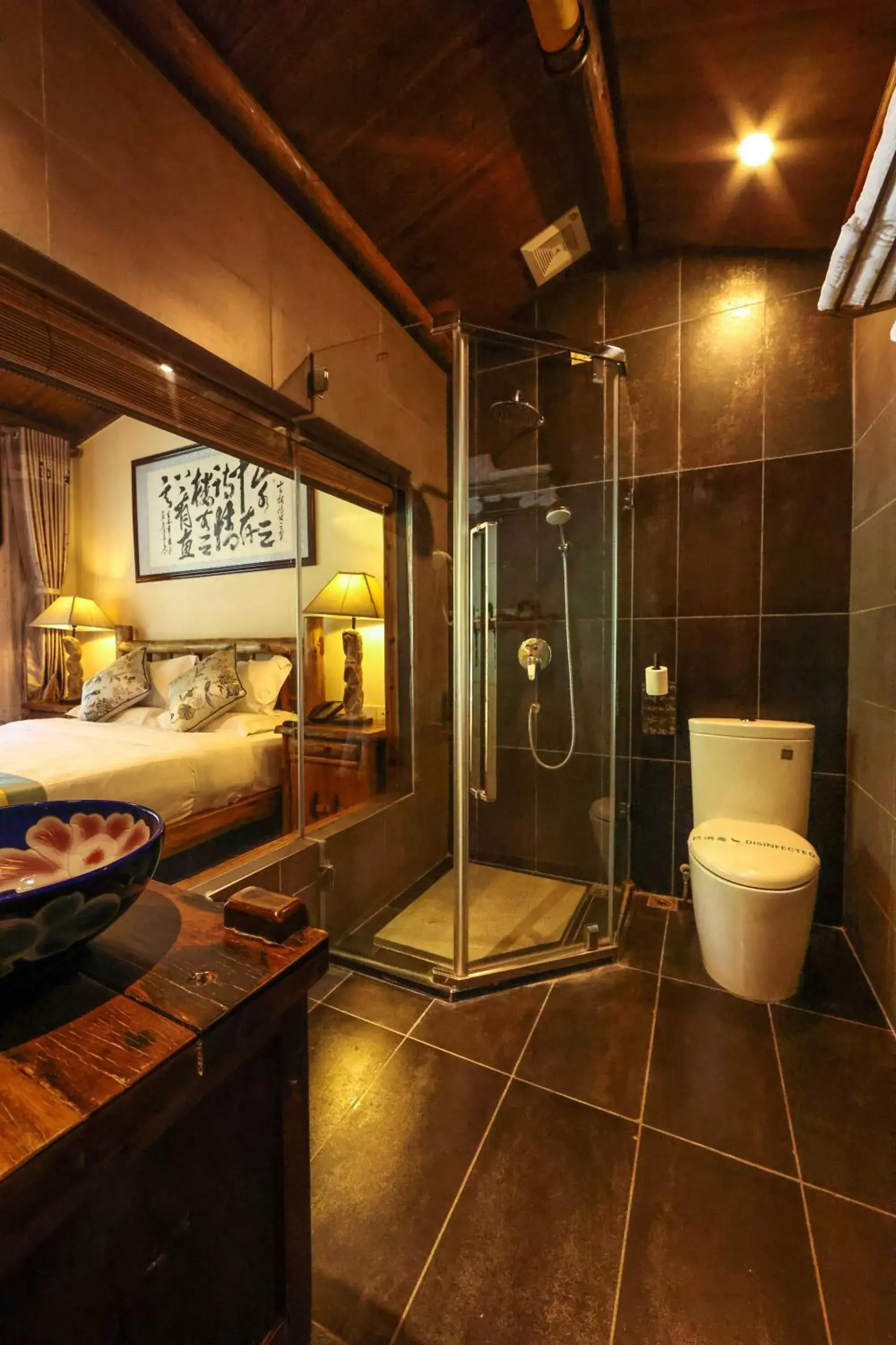 Bathroom in Yangshuo Tea Cozy--one way Free pick up from airport or TS 4 nights Bathroom in Yangshuo Tea Cozy--one way Free pick up from airport or TS 4 nights