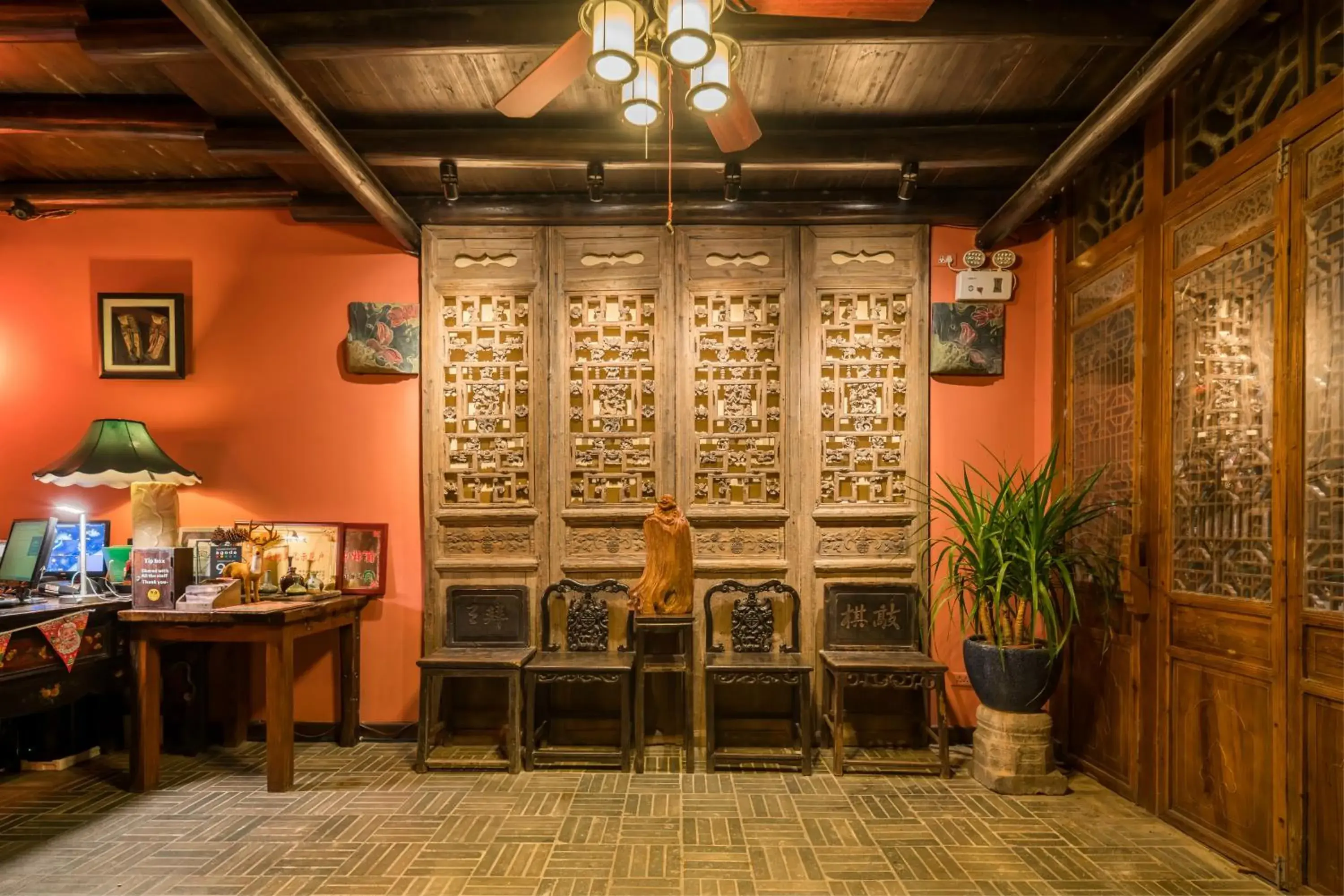 Lobby or reception in Yangshuo Tea Cozy--one way Free pick up from airport or TS 4 nights Lobby or reception in Yangshuo Tea Cozy--one way Free pick up from airport or TS 4 nights