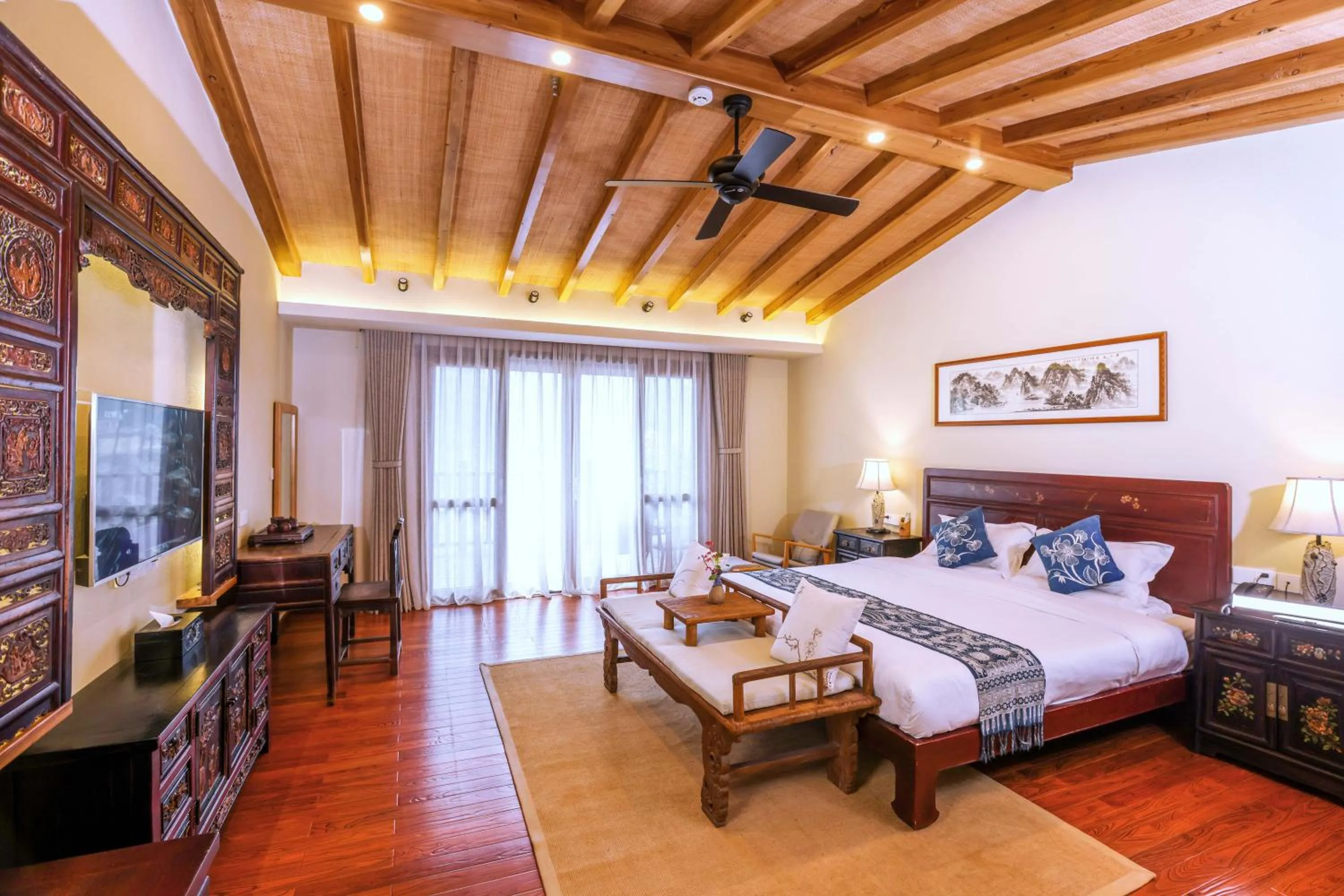 Bed in Yangshuo Tea Cozy--one way Free pick up from airport or TS 4 nights