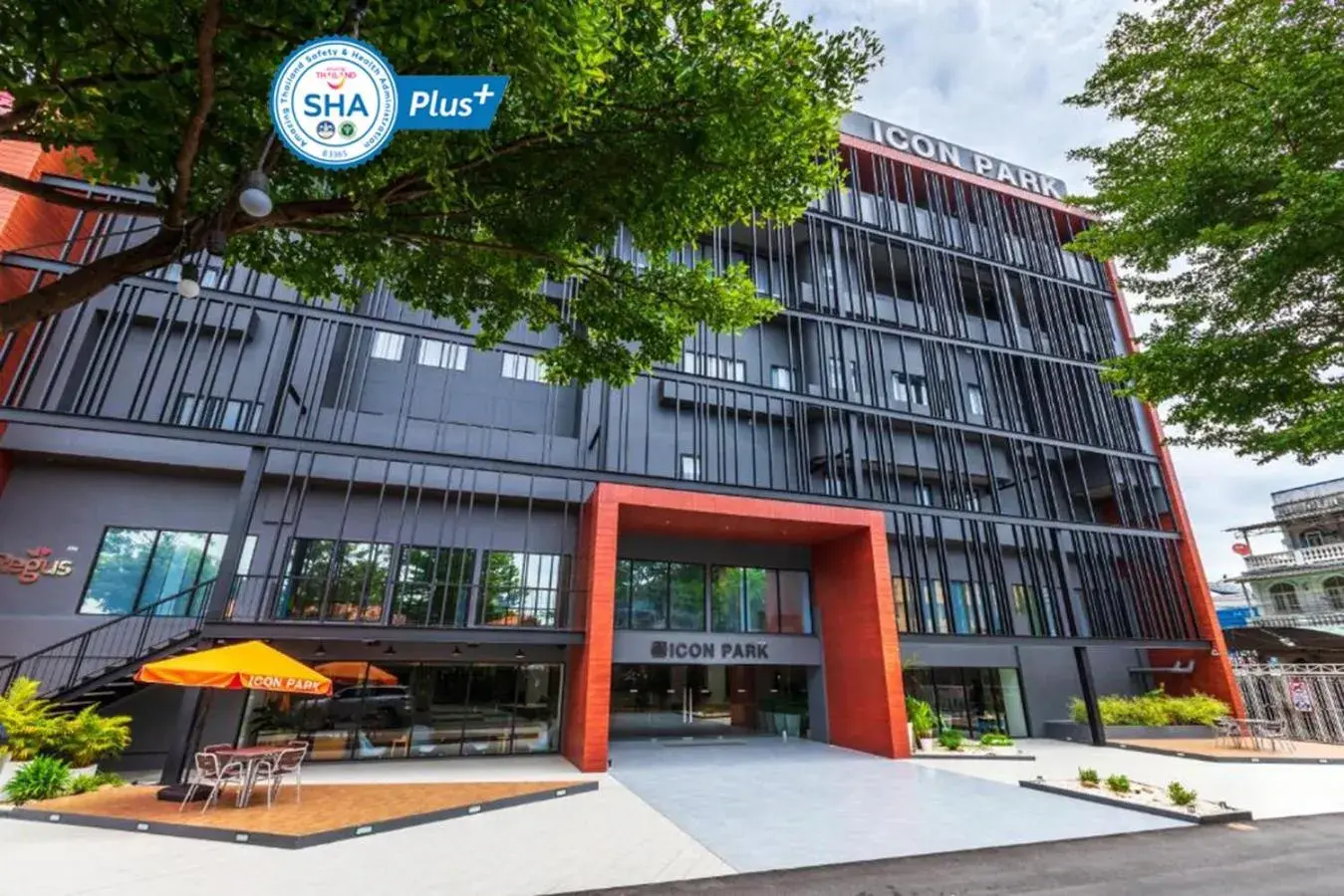 Property building in Icon Park Hotel, Chiang Mai- SHA Extra Plus Property building in Icon Park Hotel, Chiang Mai- SHA Extra Plus
