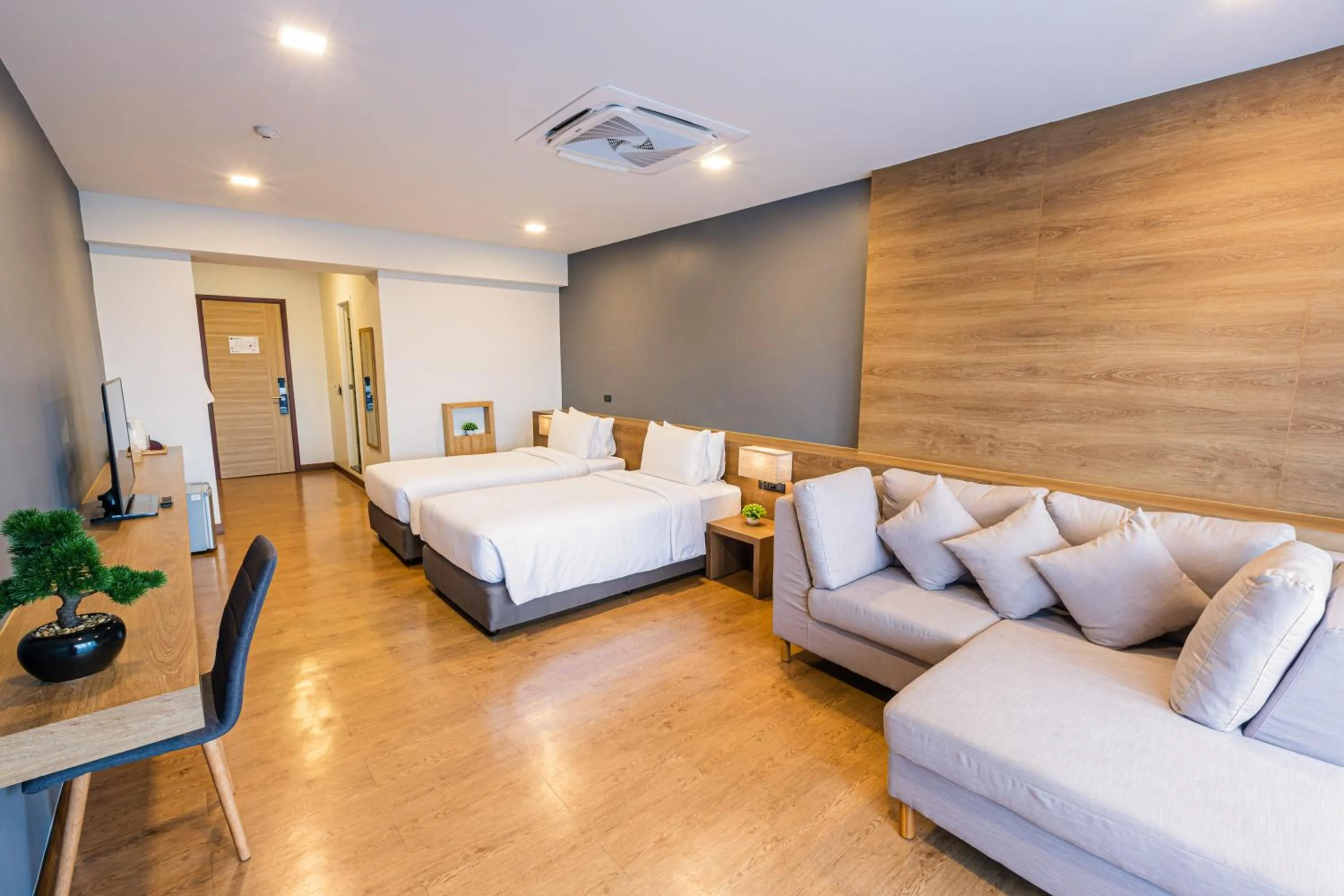 Photo of the whole room, Bed in Icon Park Hotel, Chiang Mai- SHA Extra Plus