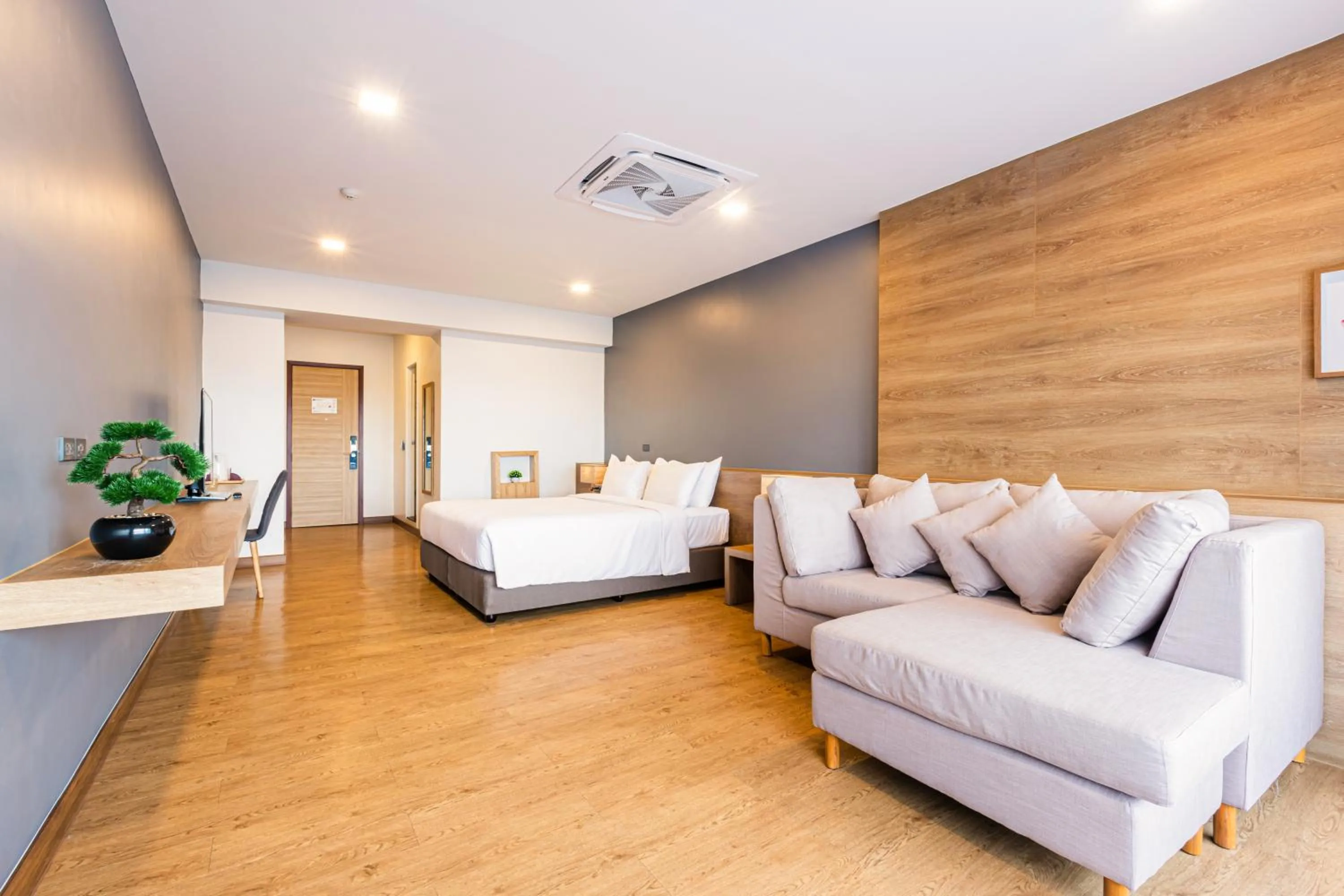 Photo of the whole room, Bed in Icon Park Hotel, Chiang Mai- SHA Extra Plus