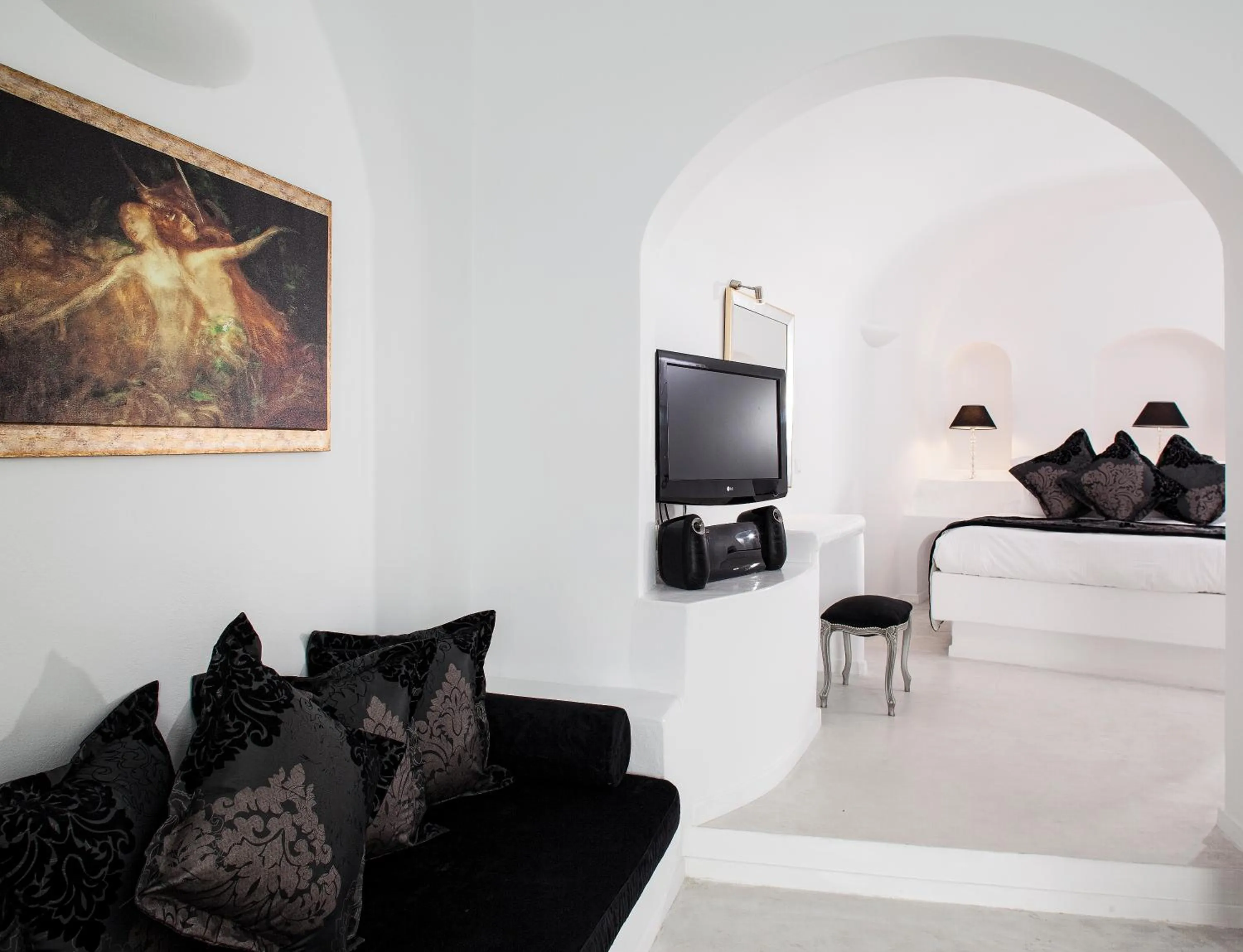 Photo of the whole room in Above Blue Suites