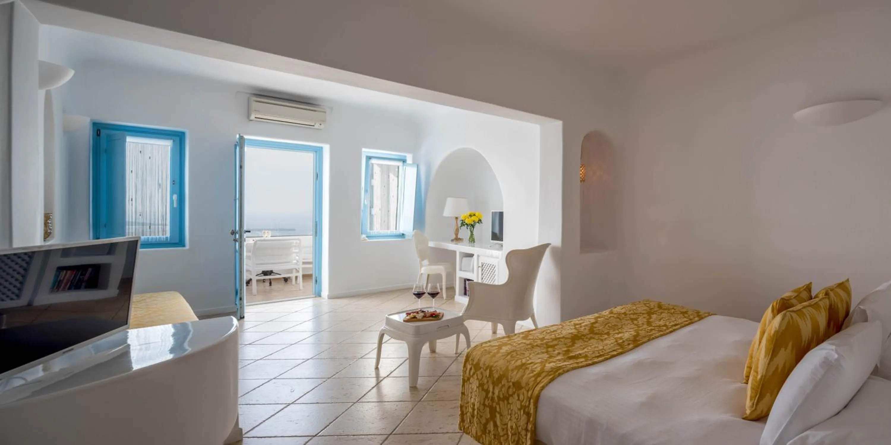 Bedroom, Bed in Above Blue Suites