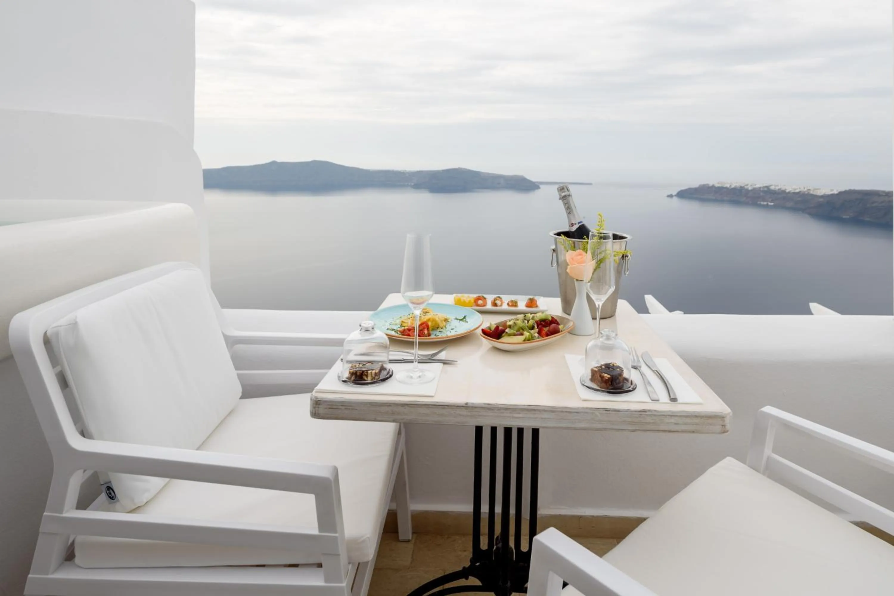 Dining area in Above Blue Suites