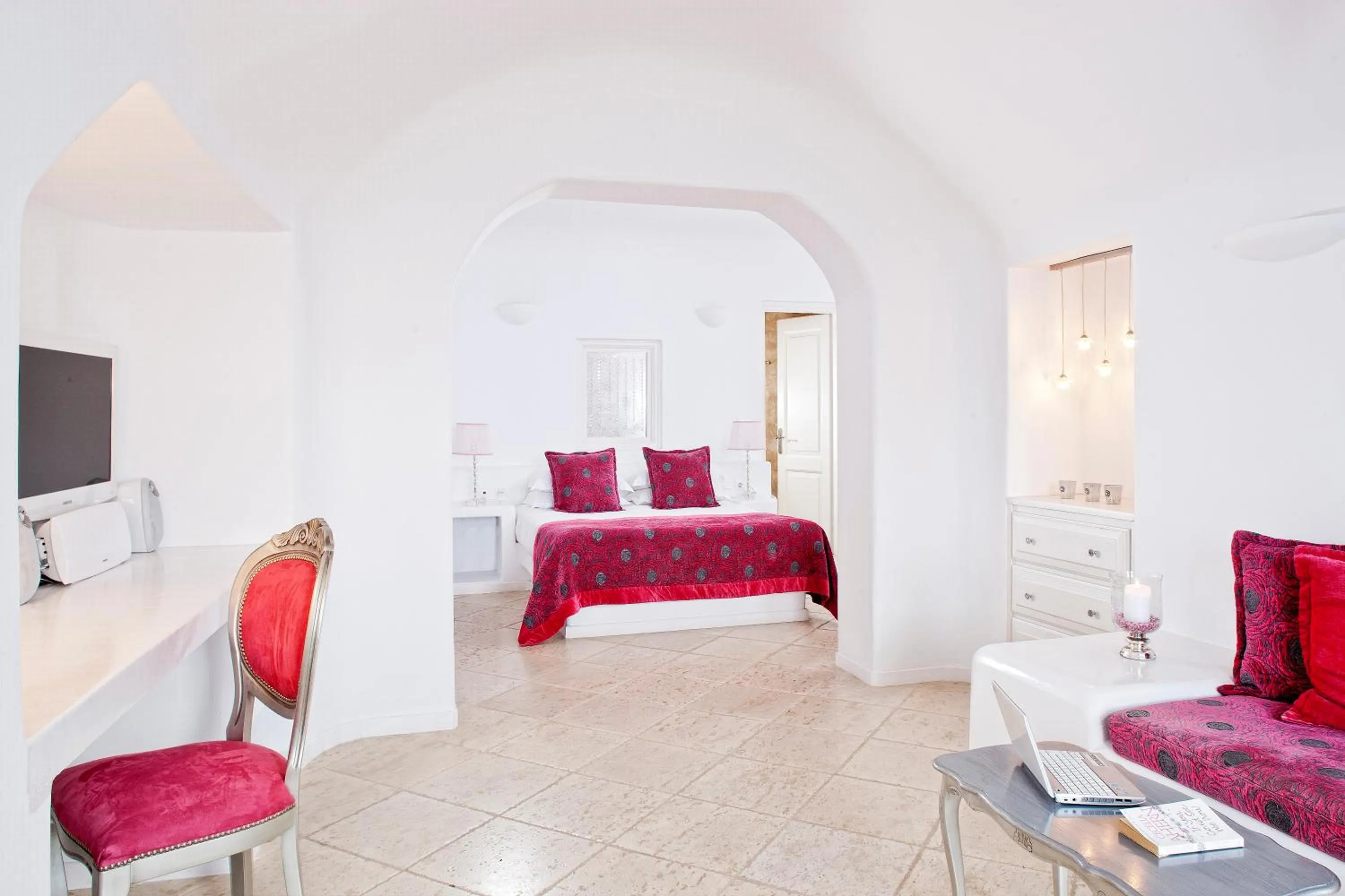 Photo of the whole room, Bed in Above Blue Suites